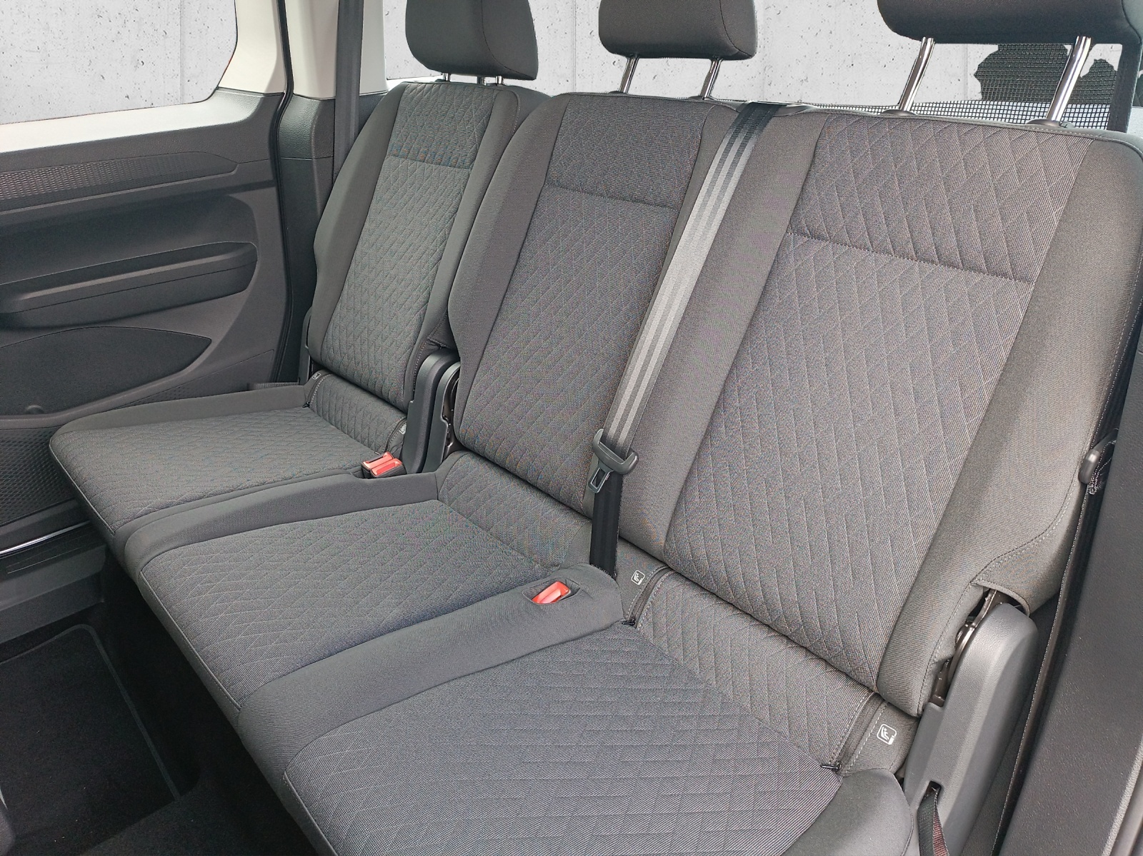 VW Caddy 1.5 TSI Life DSG-image-12
