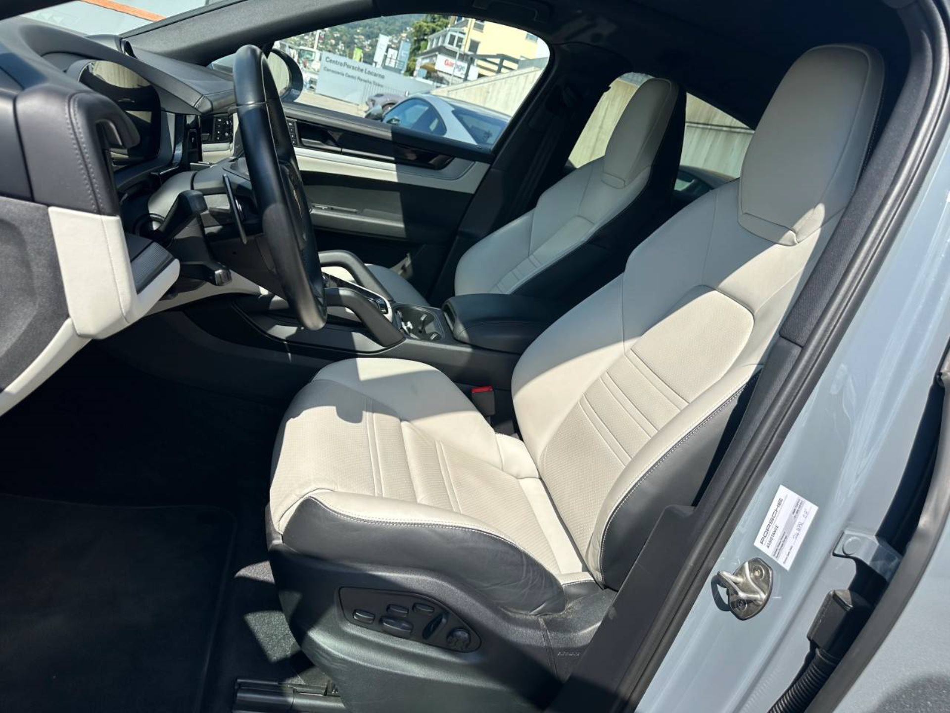 PORSCHE Cayenne Coupé (MY24)-image-21
