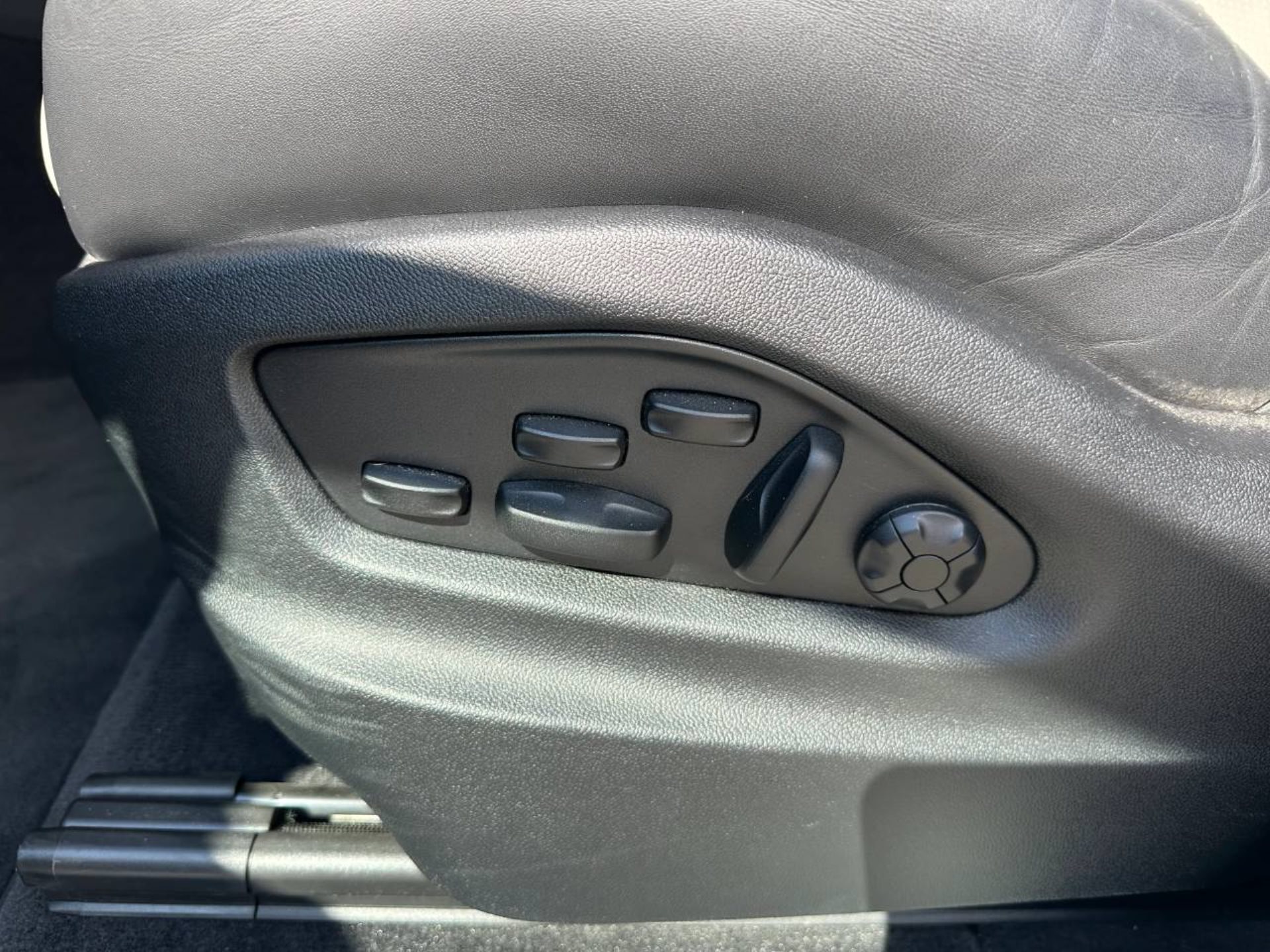 PORSCHE Cayenne Coupé (MY24)-image-19