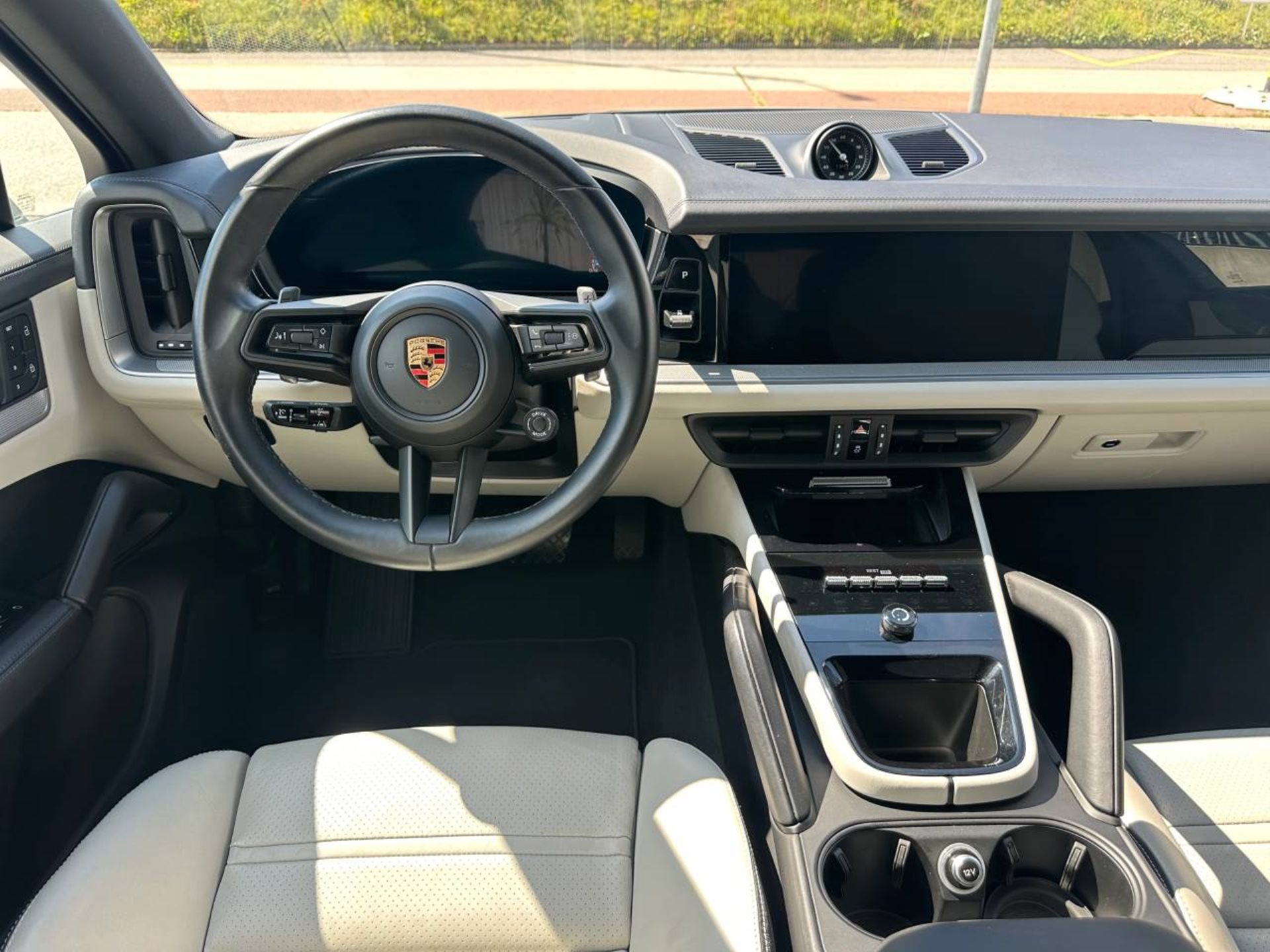 PORSCHE Cayenne Coupé (MY24)-image-13