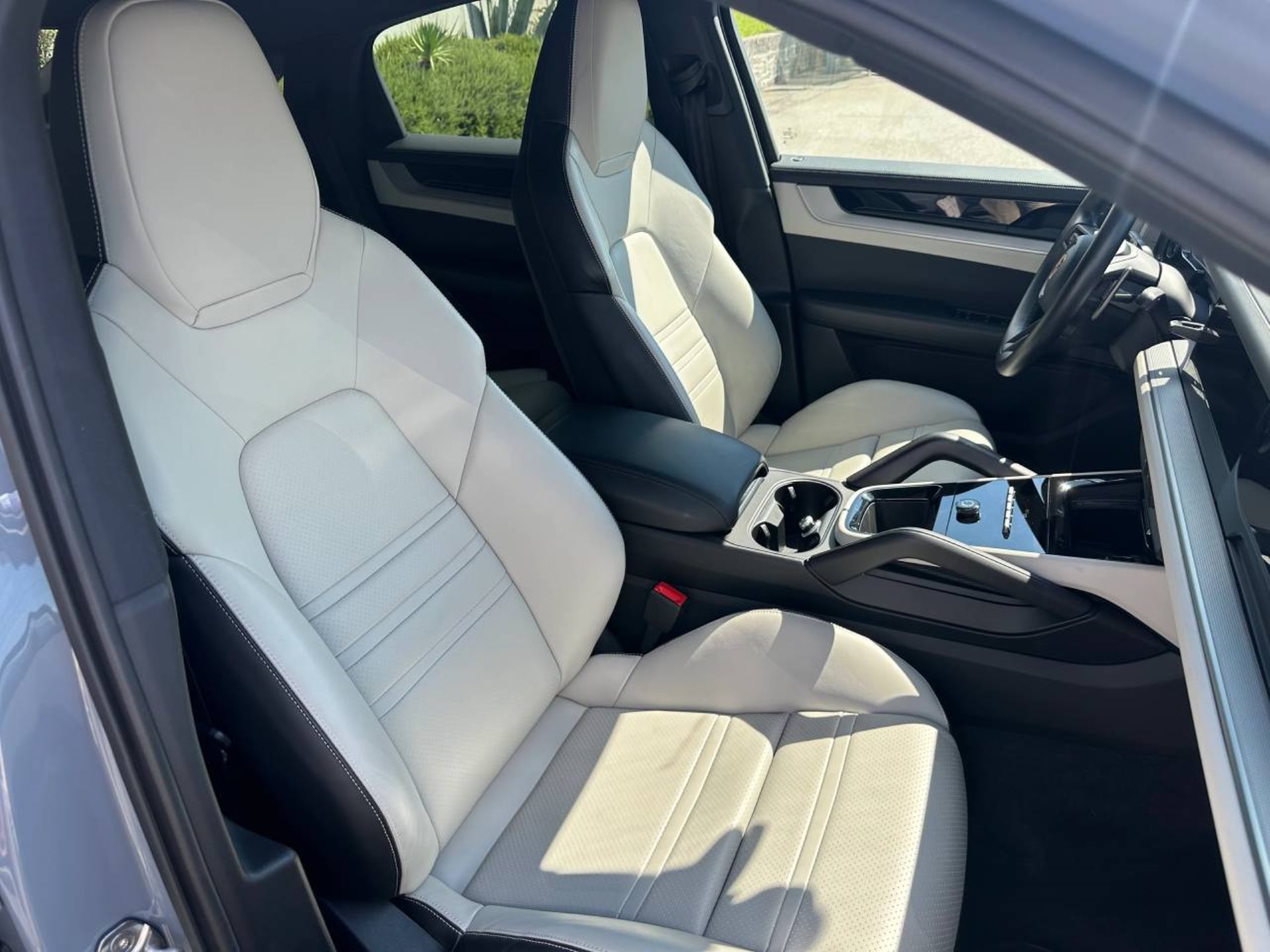PORSCHE Cayenne Coupé (MY24)-image-23