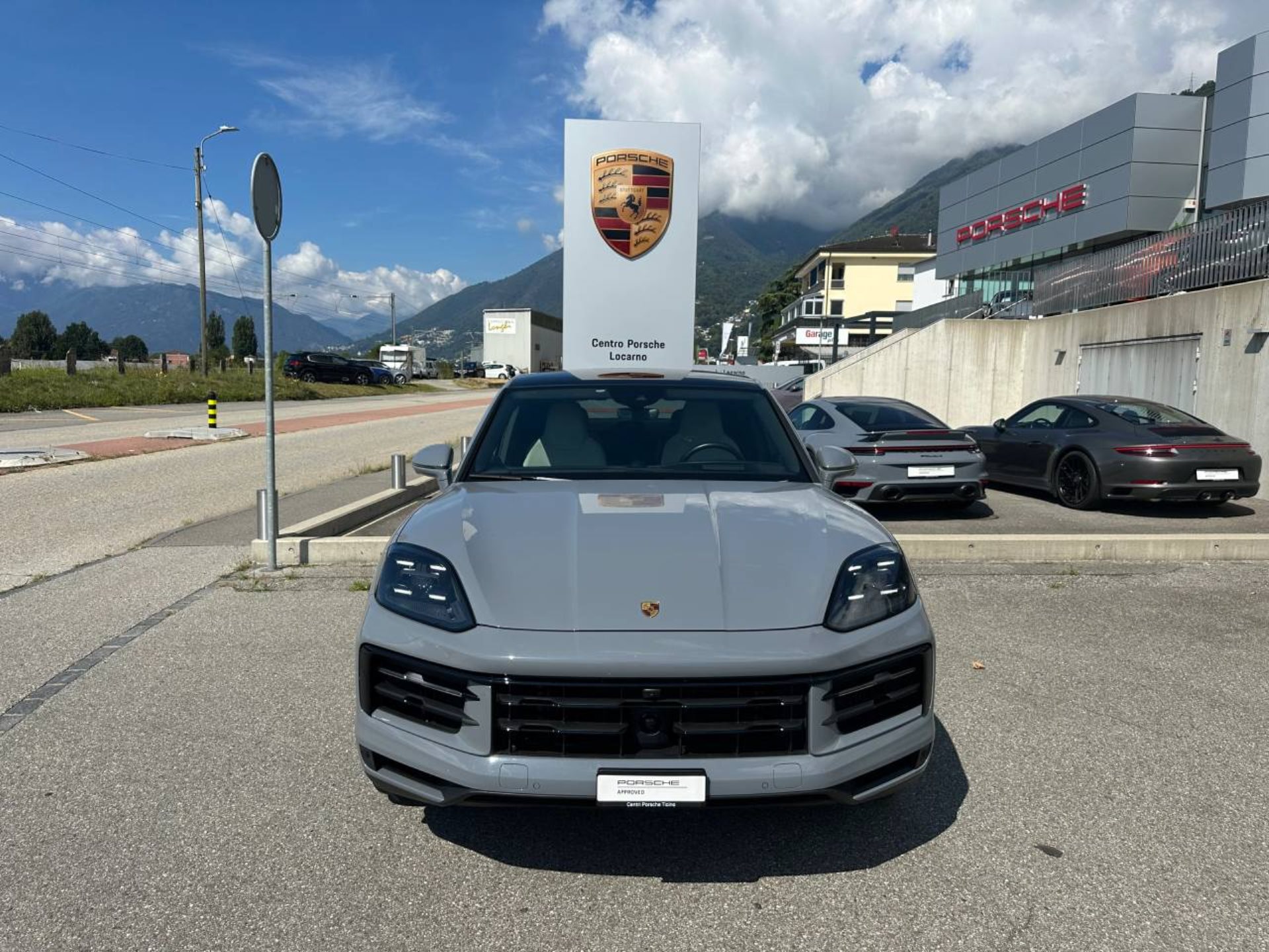 PORSCHE Cayenne Coupé (MY24)-image-9