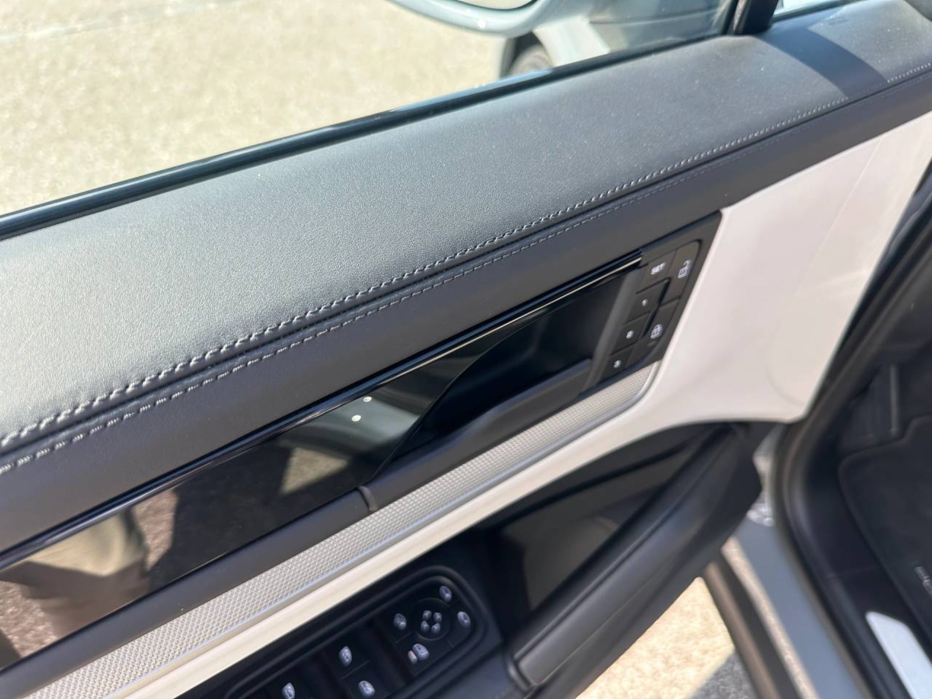PORSCHE Cayenne Coupé (MY24)-image-20