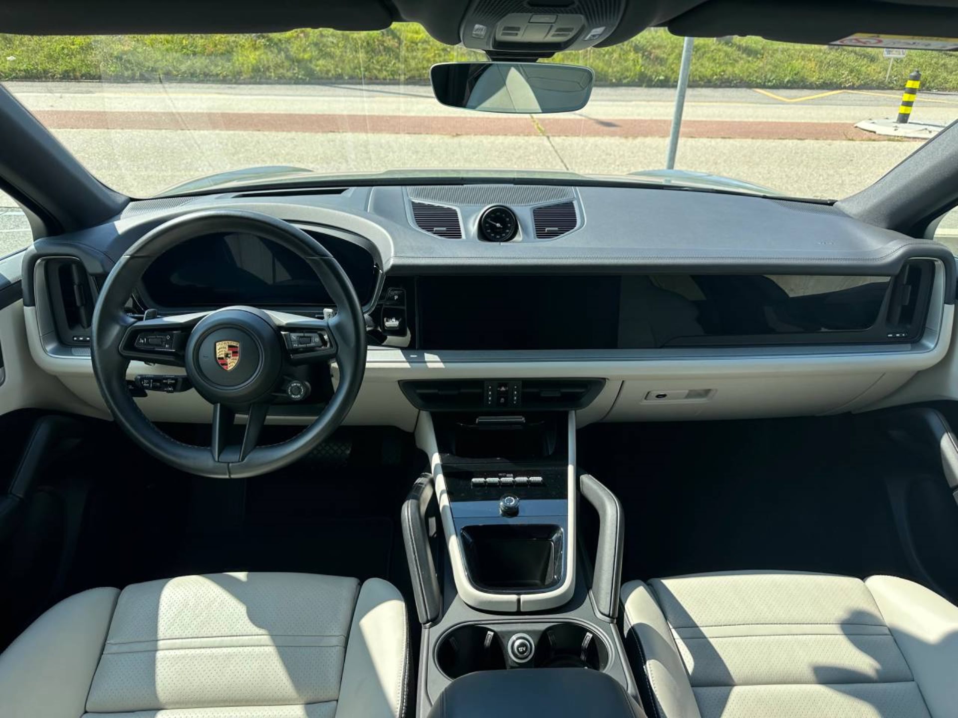 PORSCHE Cayenne Coupé (MY24)-image-4