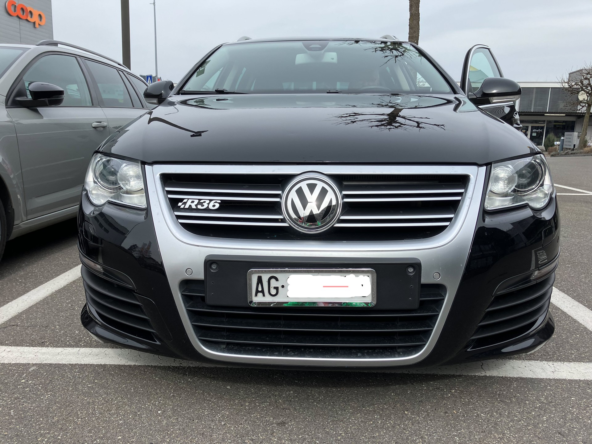 VW Passat Variant R36 4Motion-image-0