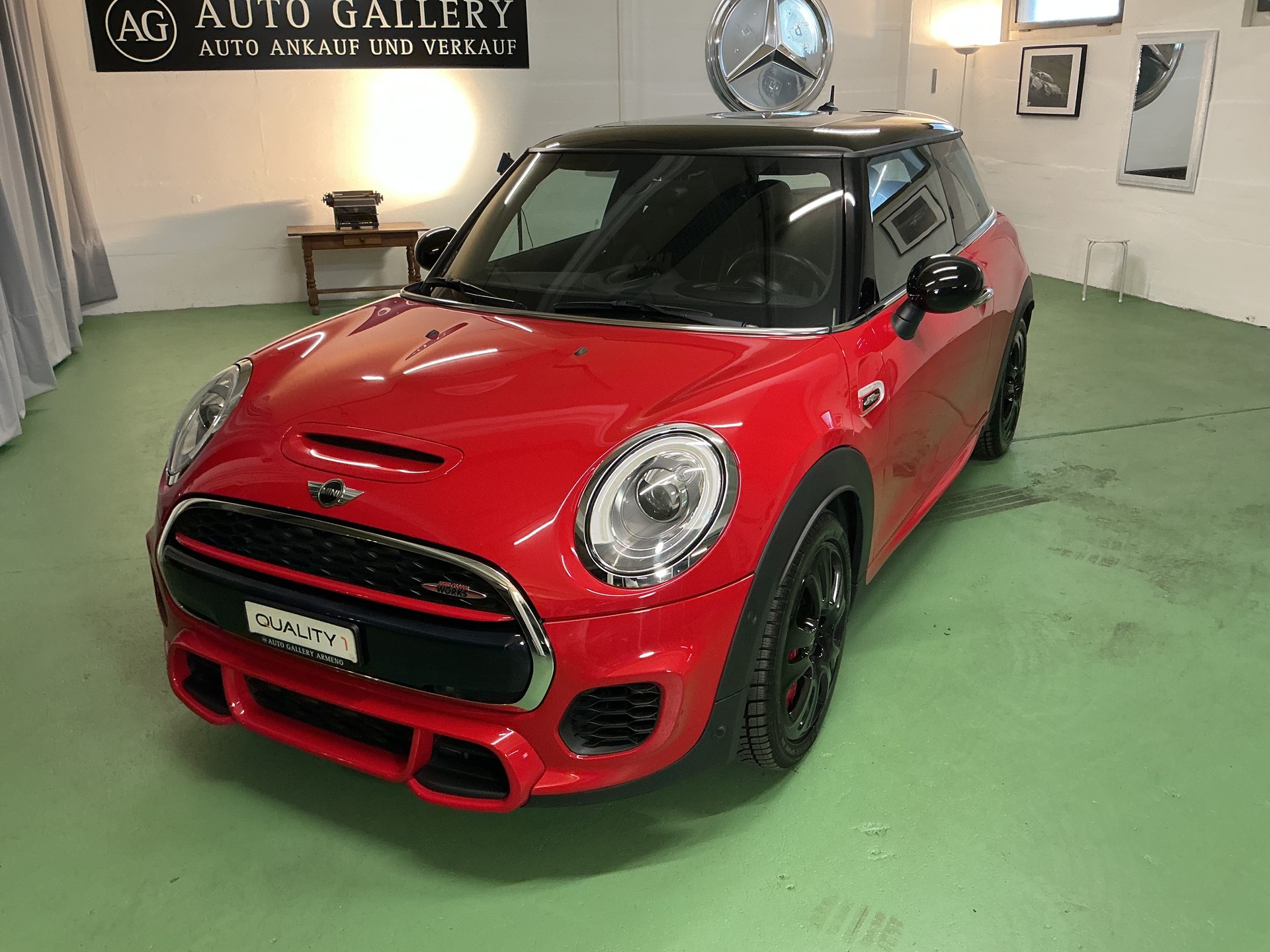 MINI Cooper John Cooper Works Steptronic-image-1