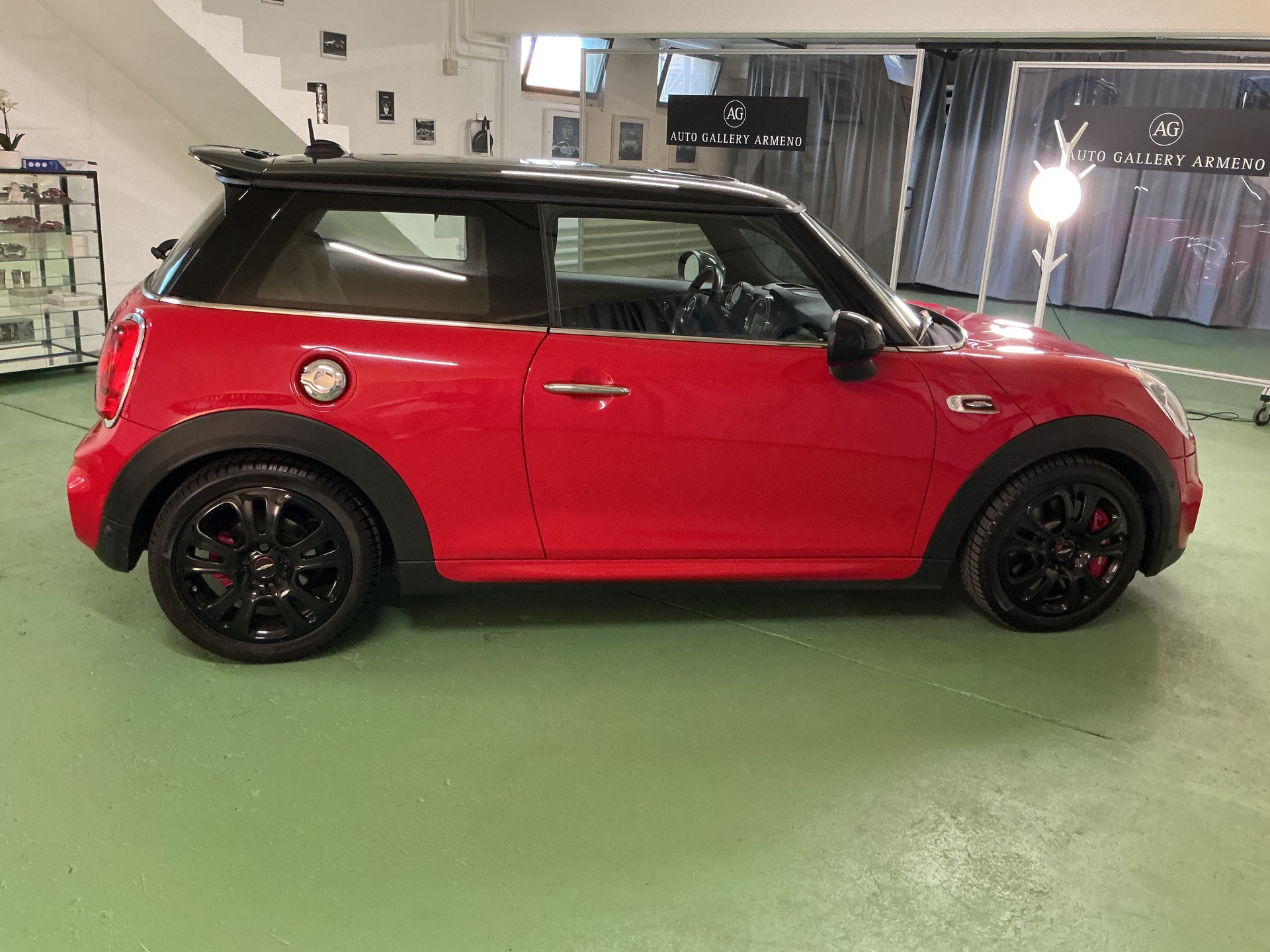 MINI Cooper John Cooper Works Steptronic-image-6