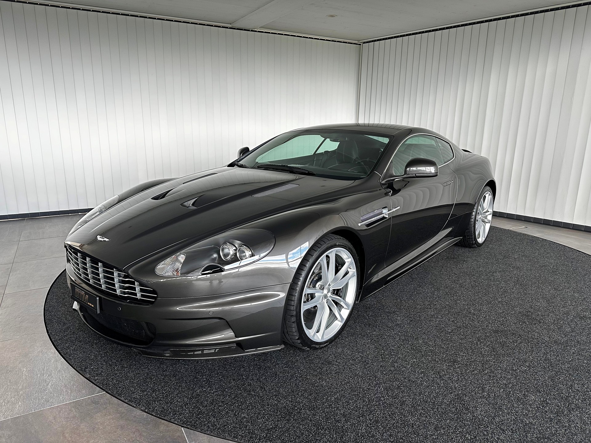 ASTON MARTIN DBS Coupé-image-0