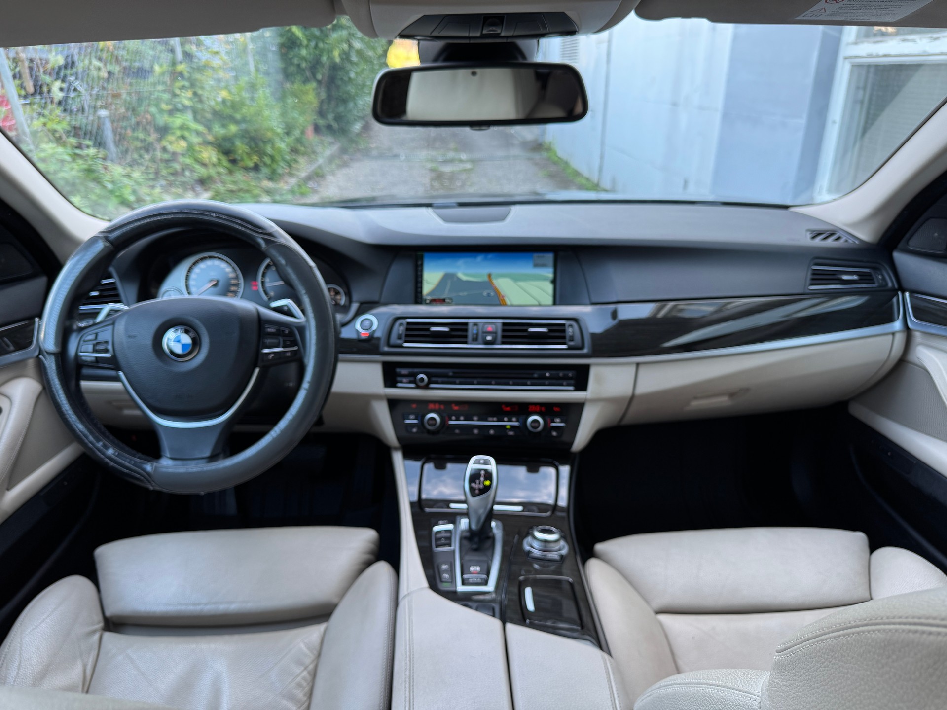 BMW 530d xDrive Touring Steptronic-image-8