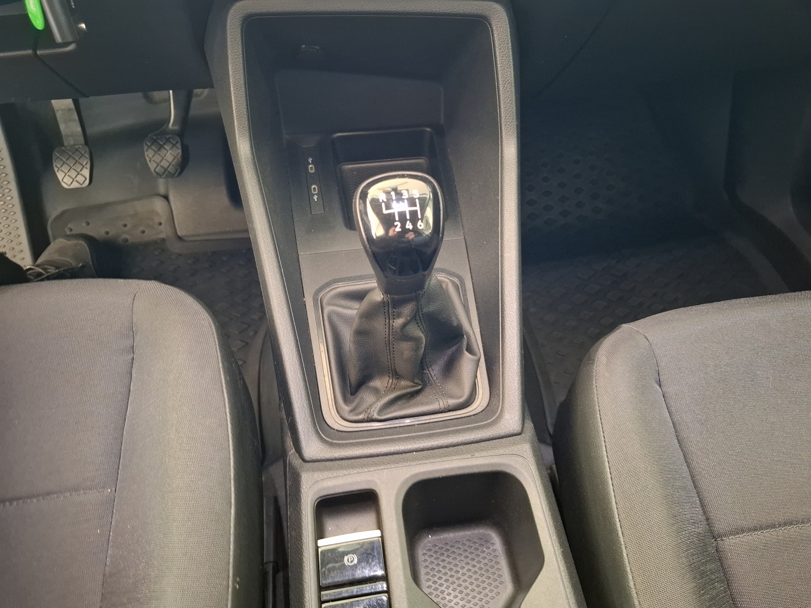 VW Caddy Cargo 2.0TDI Entry Maxi-image-11