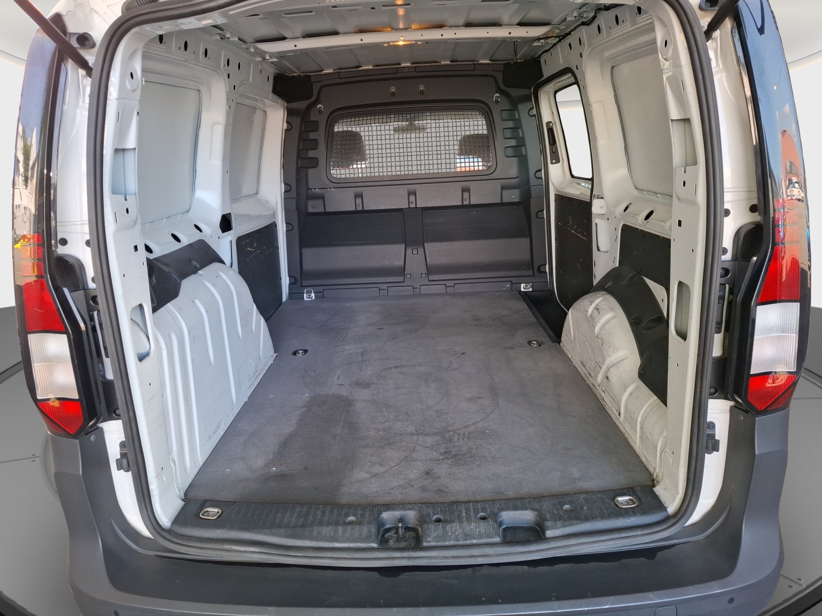 VW Caddy Cargo 2.0TDI Entry Maxi-image-15