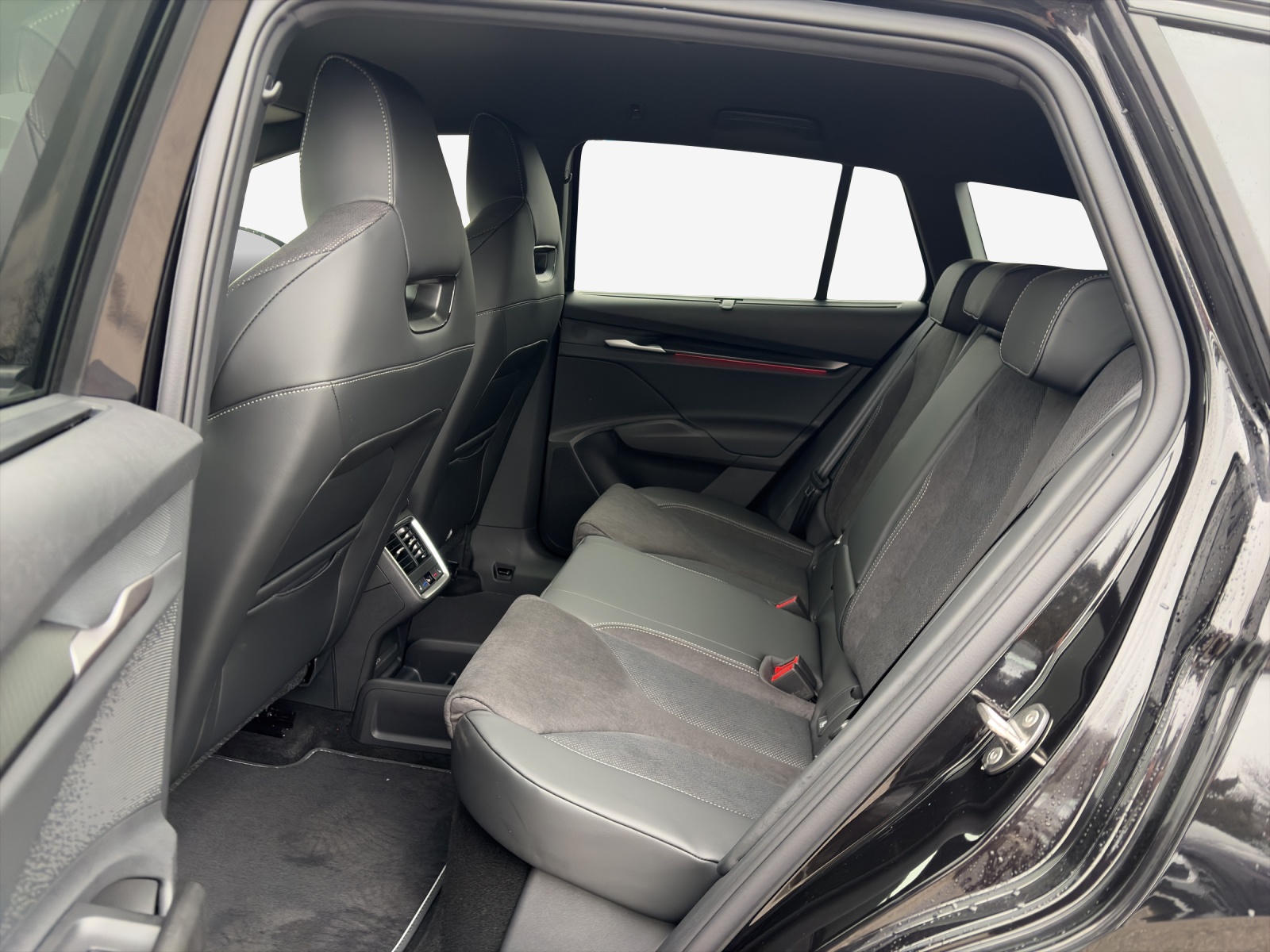 SKODA Enyaq 85x Sportline 4x4-image-12