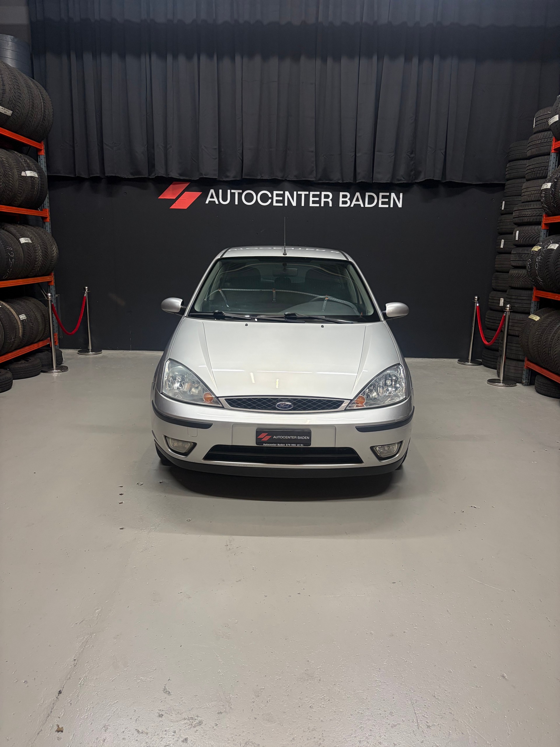 FORD Focus 2.0 16V-showroom-element-2