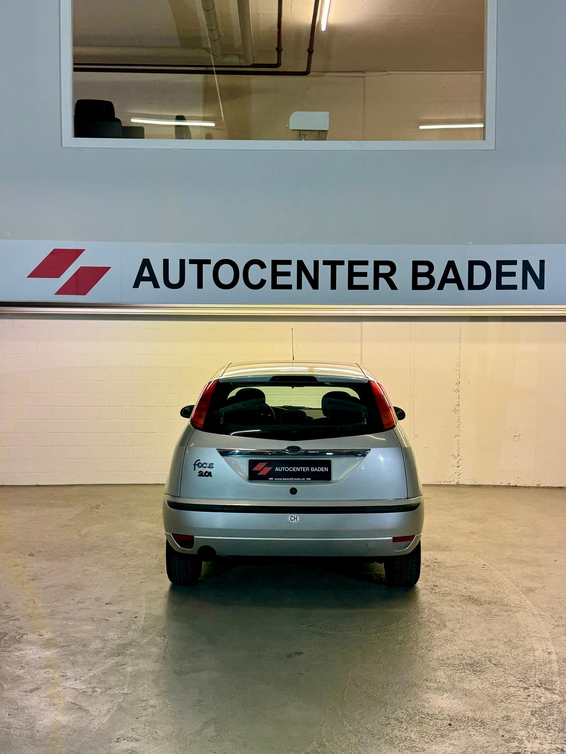 FORD Focus 2.0 16V-image-4