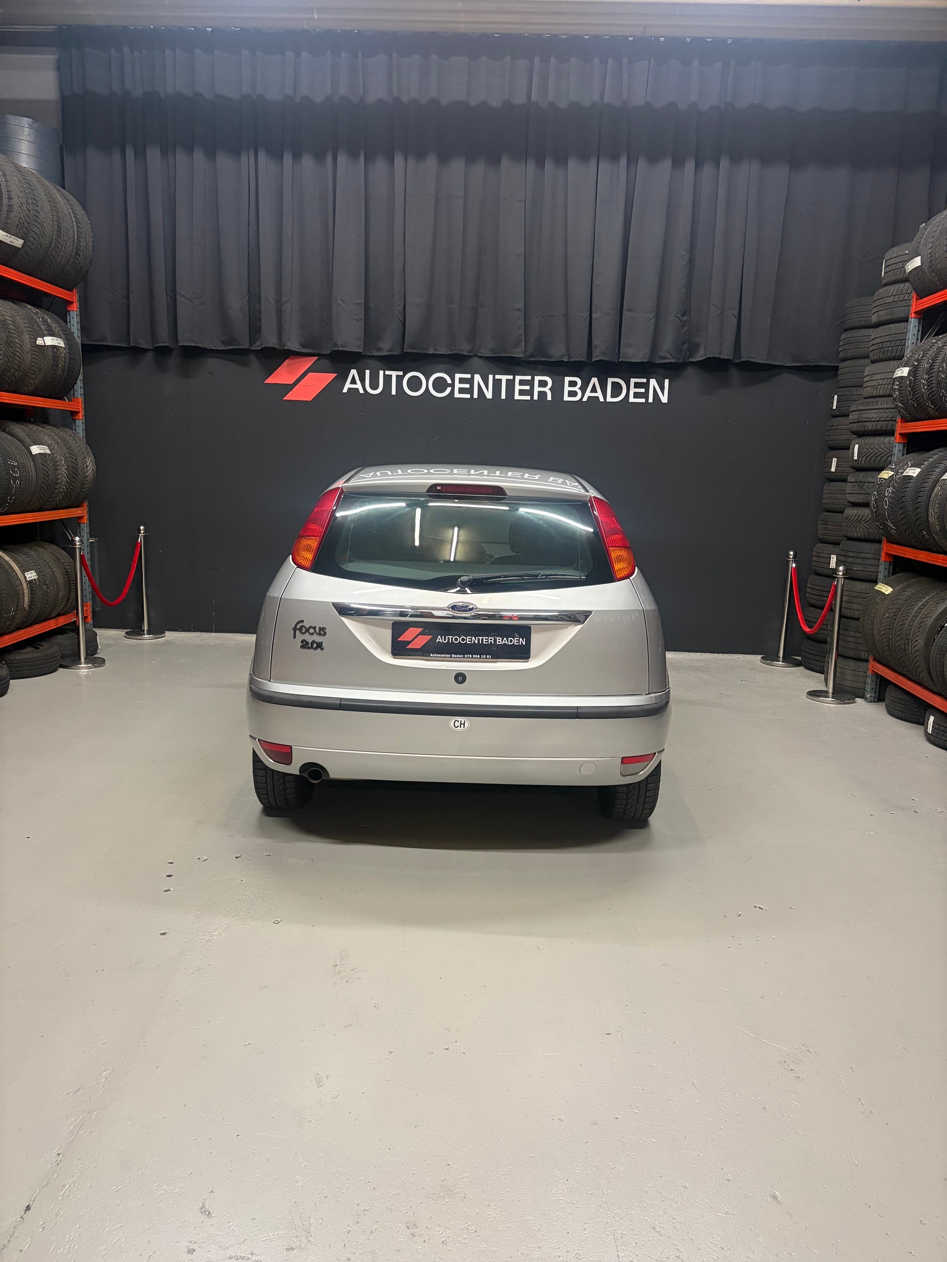 FORD Focus 2.0 16V-image-5