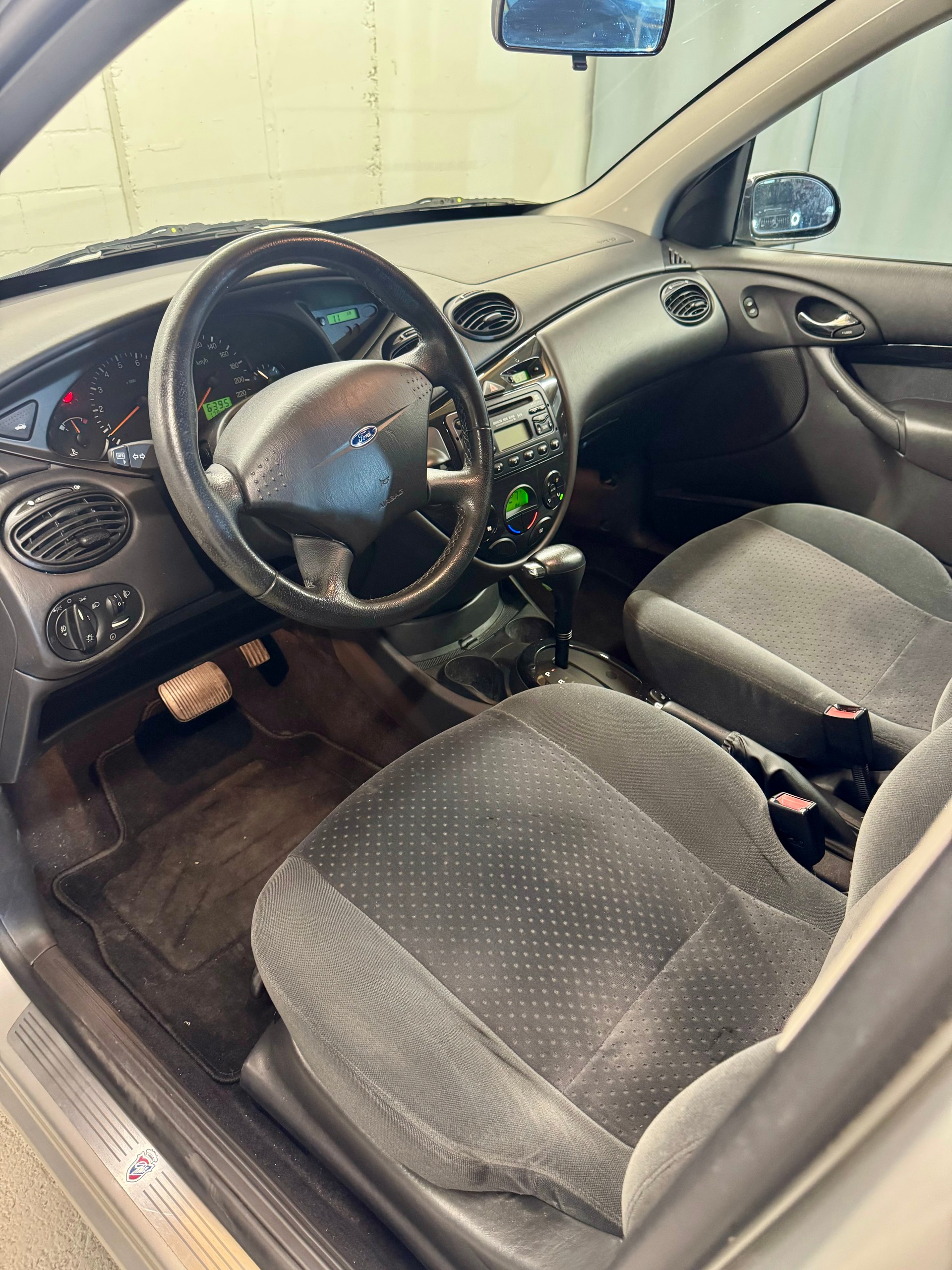 FORD Focus 2.0 16V-image-6
