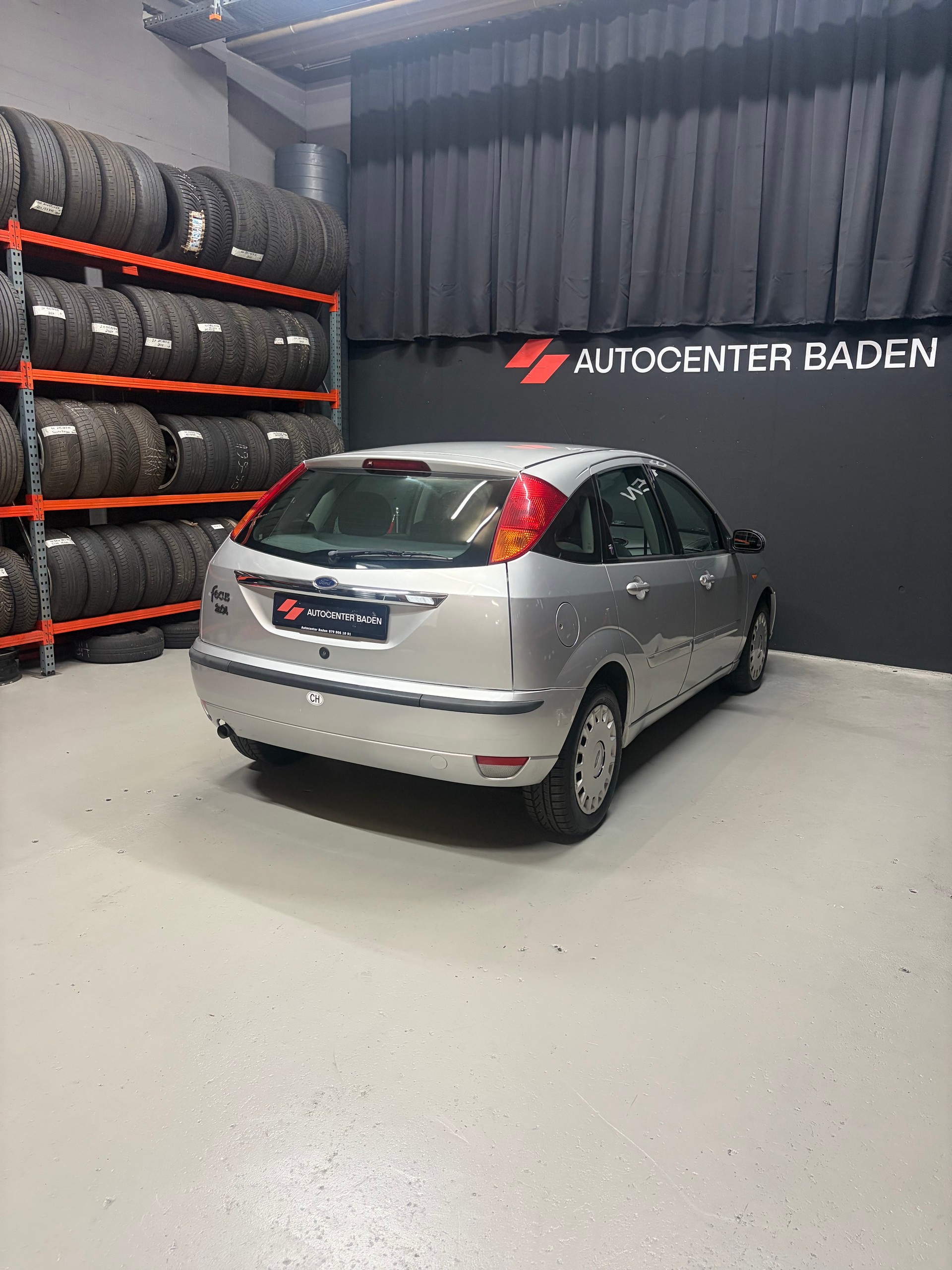 FORD Focus 2.0 16V-image-4