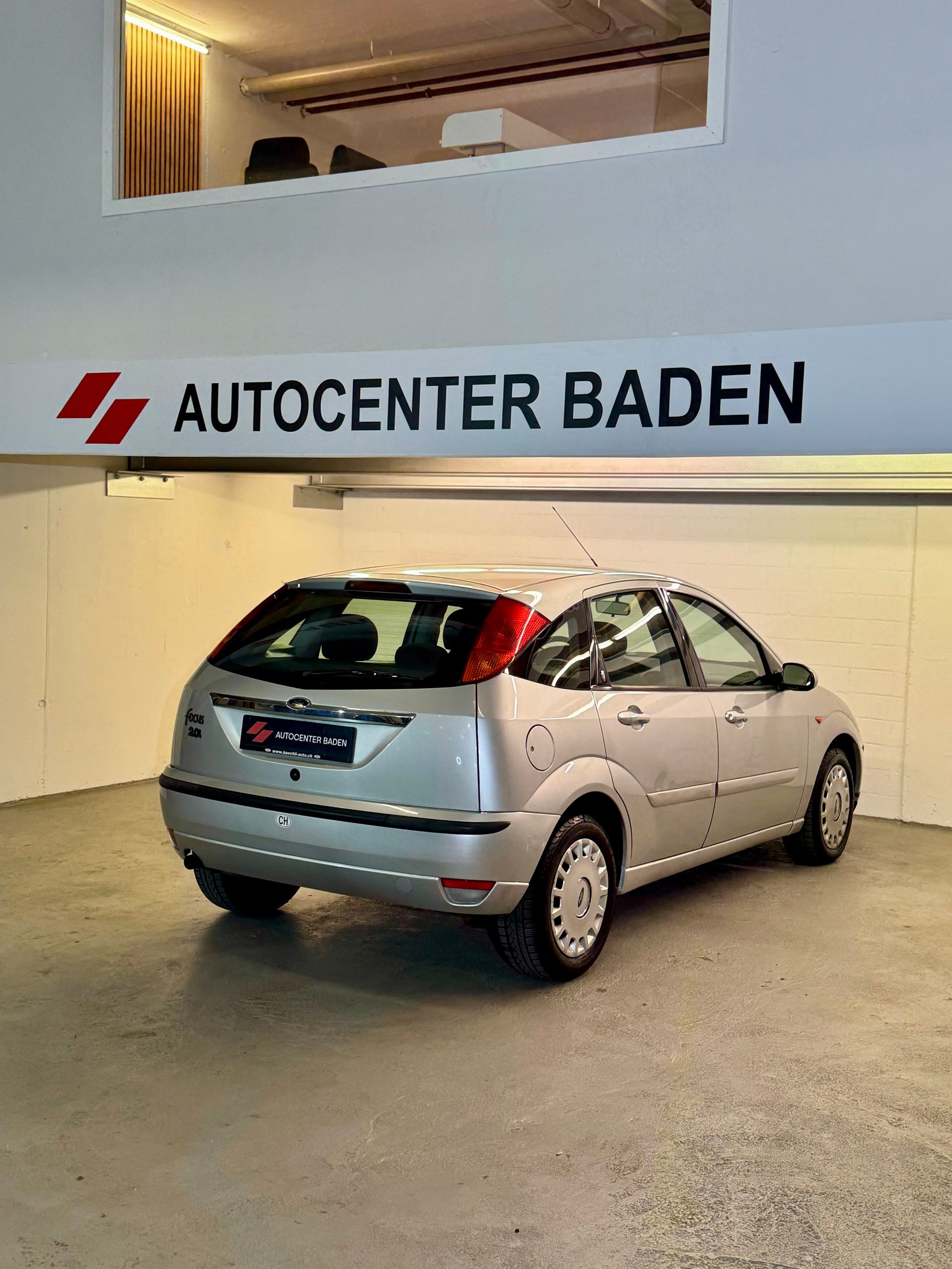 FORD Focus 2.0 16V-image-3