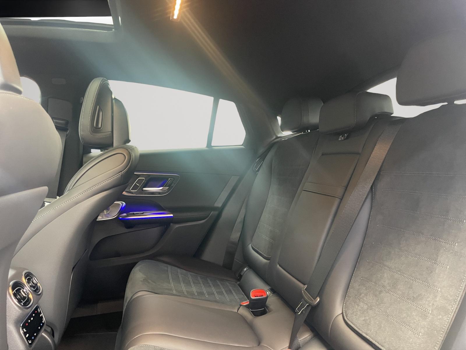 MERCEDES-BENZ GLC 300 4MATIC Coupé AMG Line-image-7