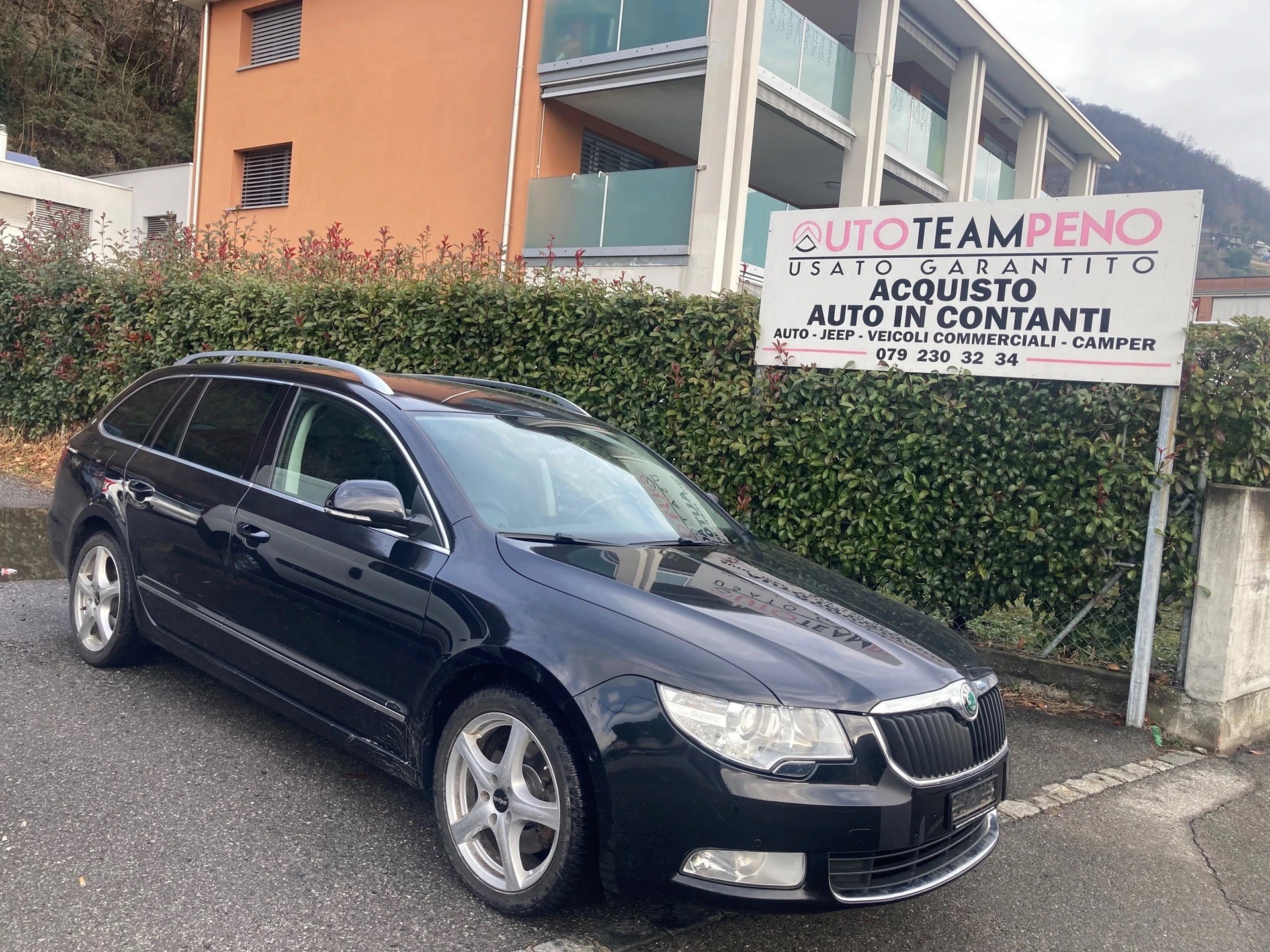 SKODA Superb Combi 1.8 TSI Elegance-image-0