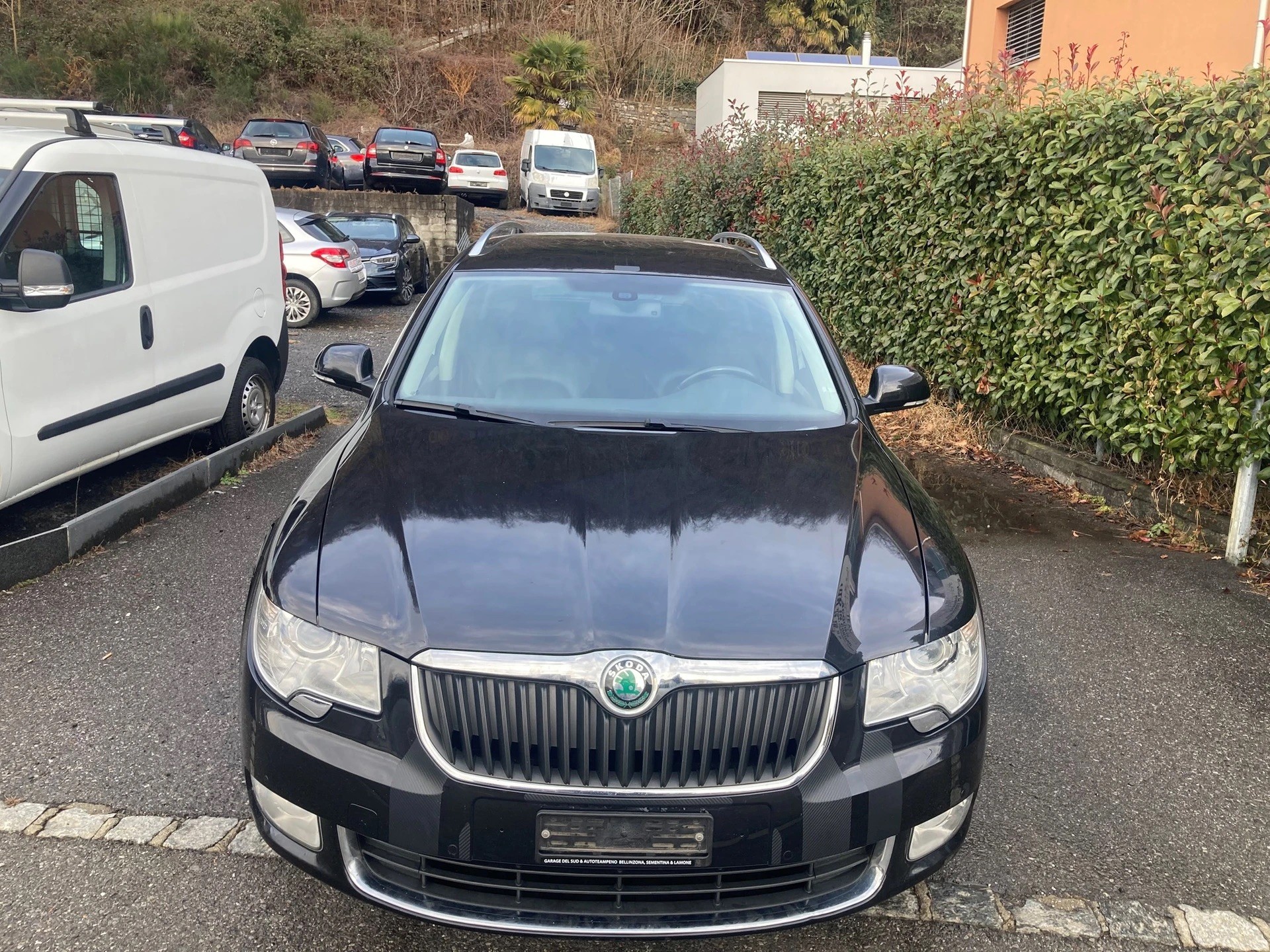 SKODA Superb Combi 1.8 TSI Elegance-image-1