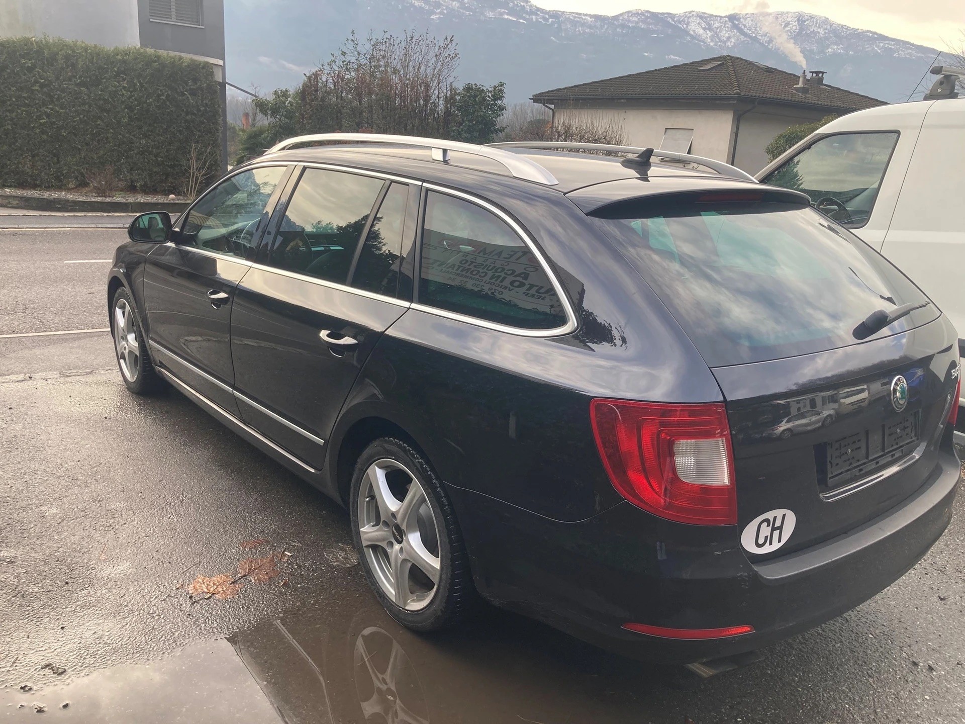 SKODA Superb Combi 1.8 TSI Elegance-image-4