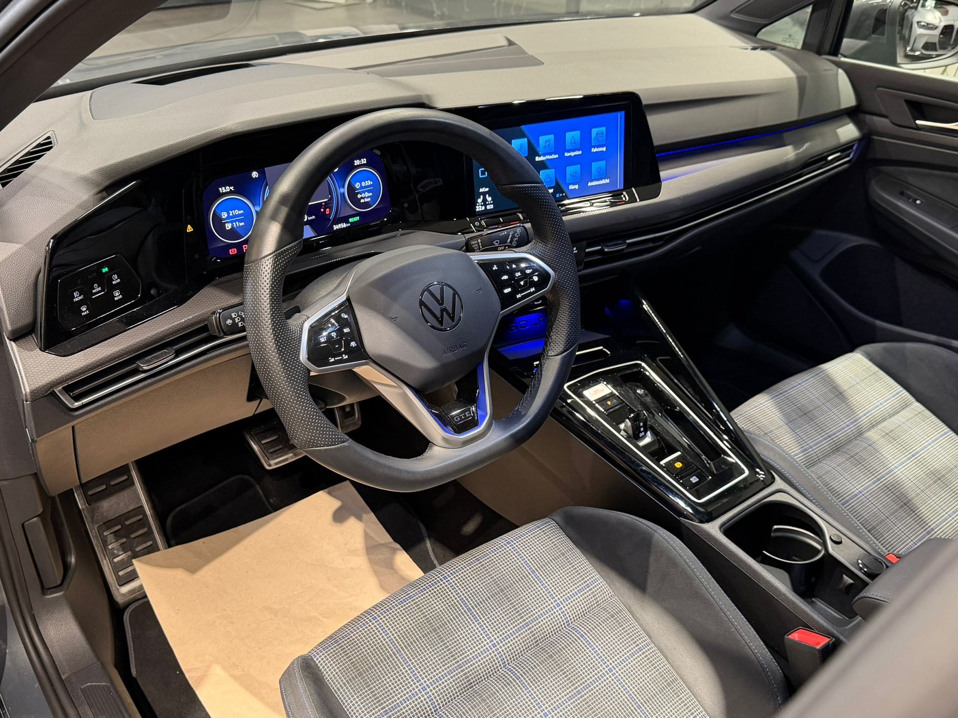 VW Golf 1.4 TSI PHEV GTE-image-13