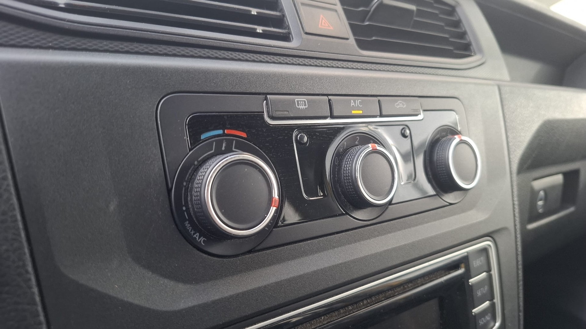 VW Caddy 2.0TDI 4Motion BlueMotion Technology DSG-image-8