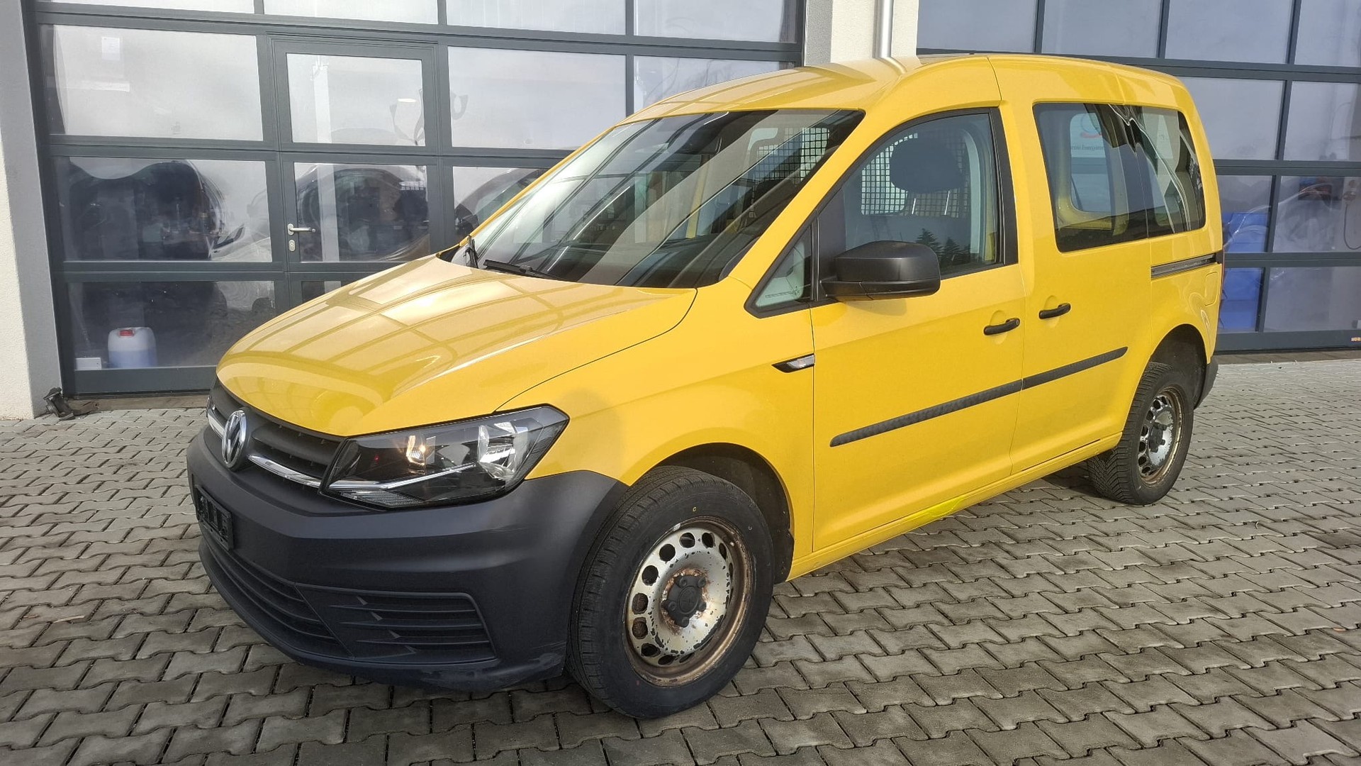 VW Caddy 2.0TDI 4Motion BlueMotion Technology DSG-image-2