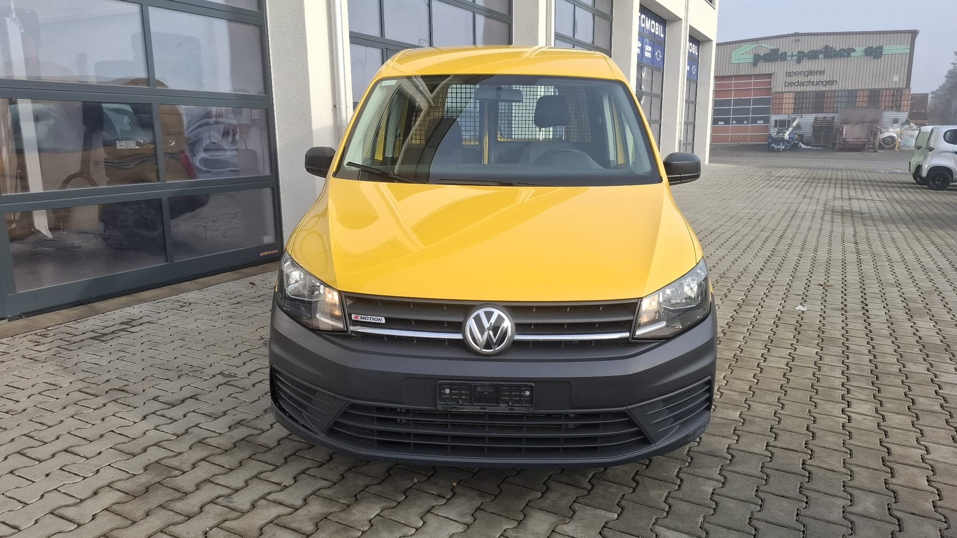 VW Caddy 2.0TDI 4Motion BlueMotion Technology DSG-image-1