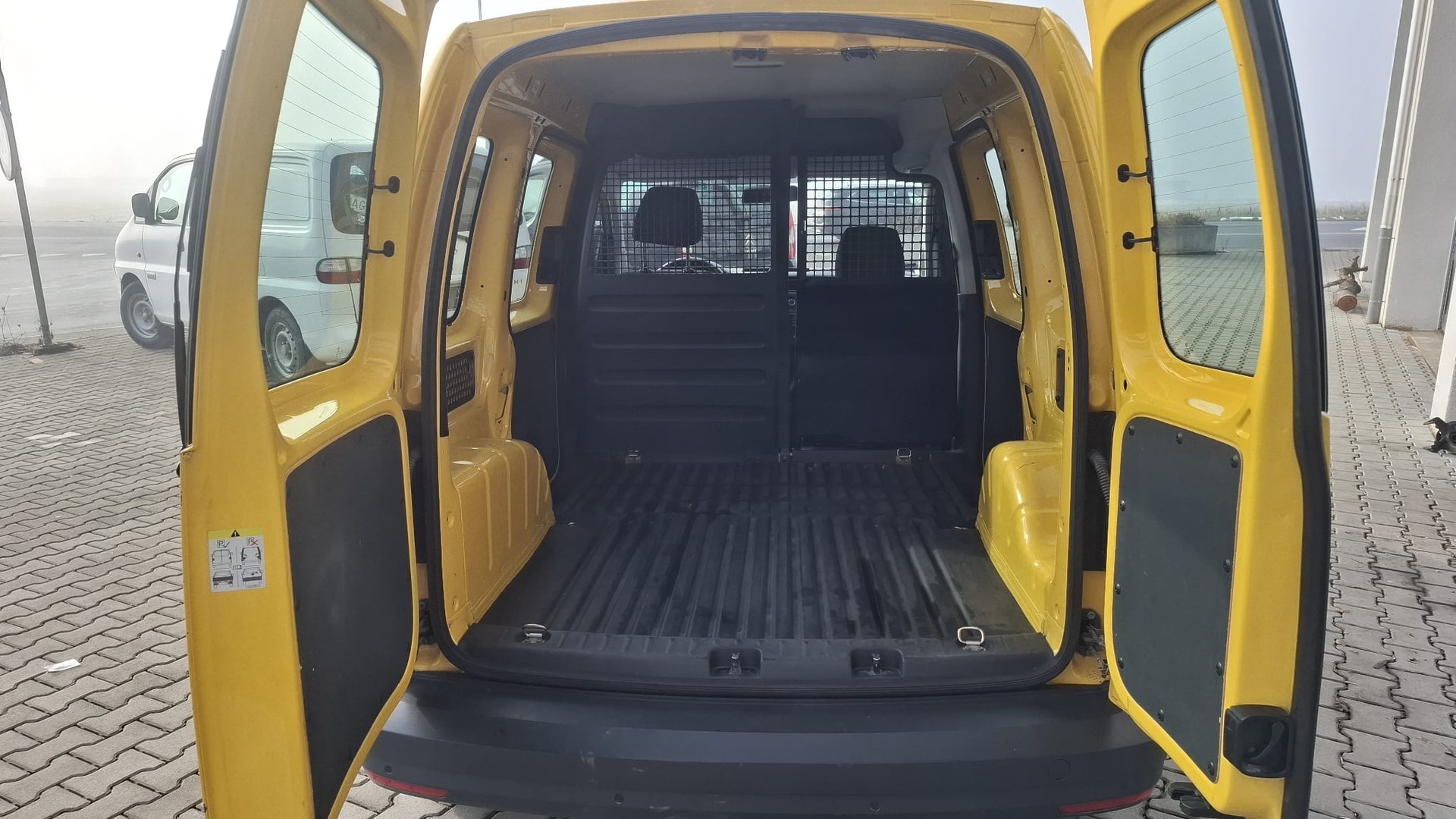 VW Caddy 2.0TDI 4Motion BlueMotion Technology DSG-image-7