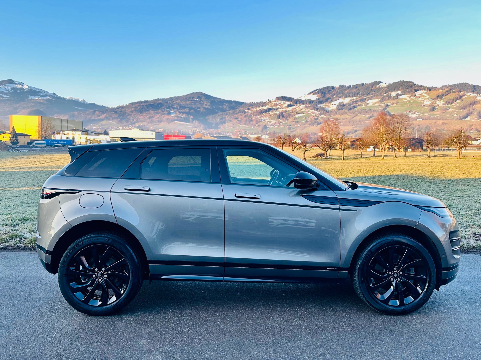 LAND ROVER Range Rover Evoque R-Dynamic P 300 HSE AT9-image-4
