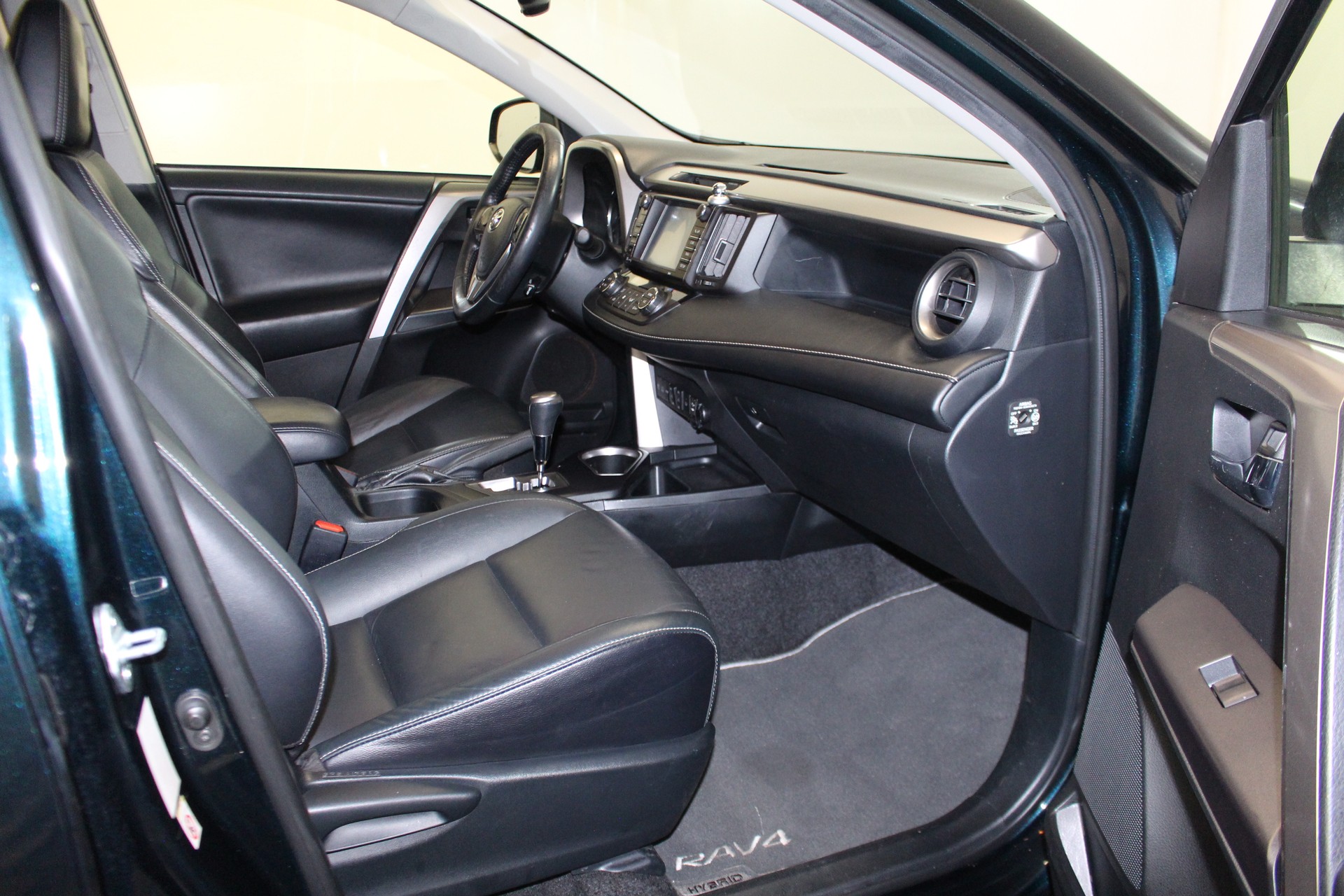 TOYOTA RAV4 2.5 HSD Premium-image-10