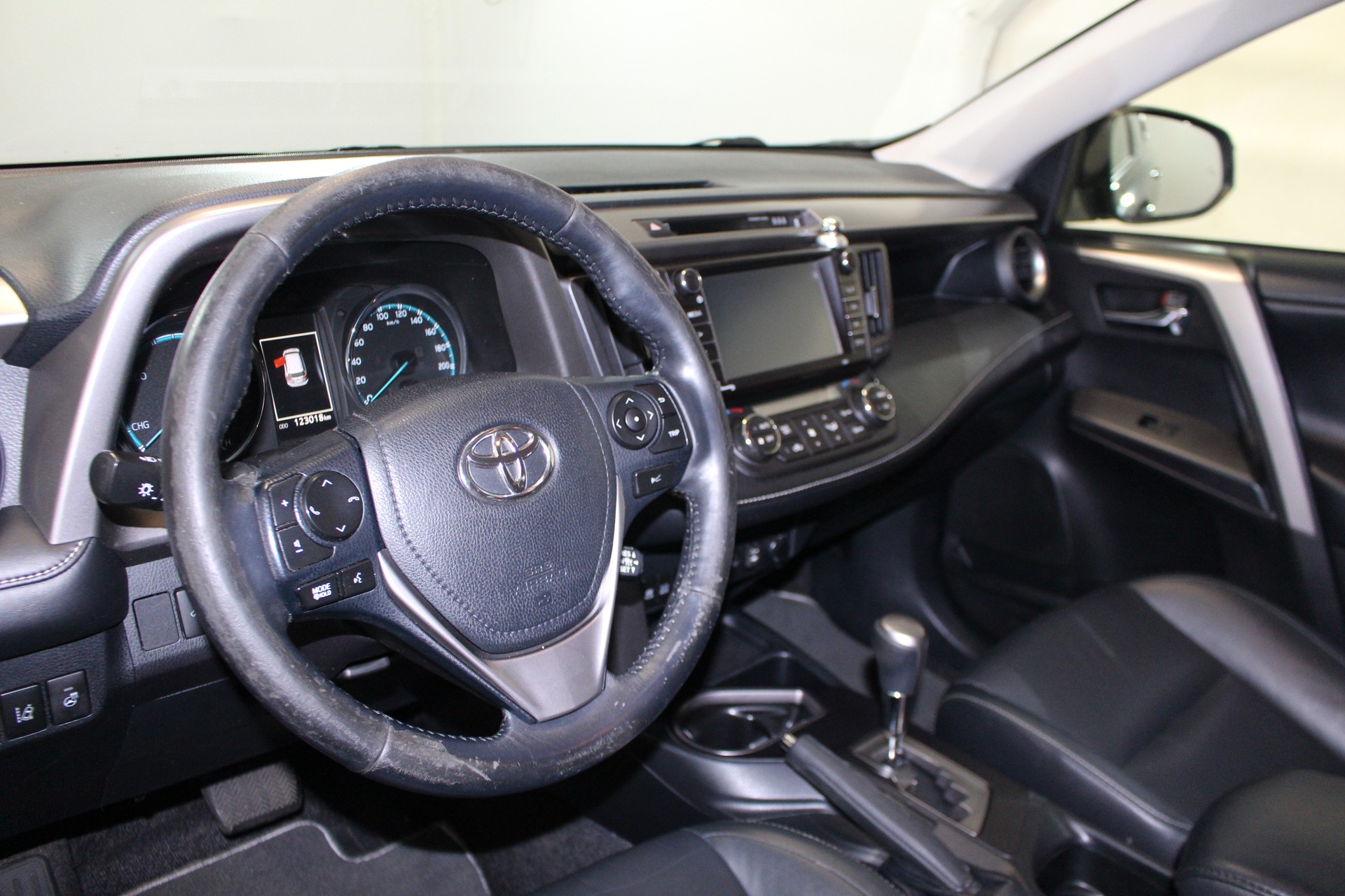 TOYOTA RAV4 2.5 HSD Premium-image-11