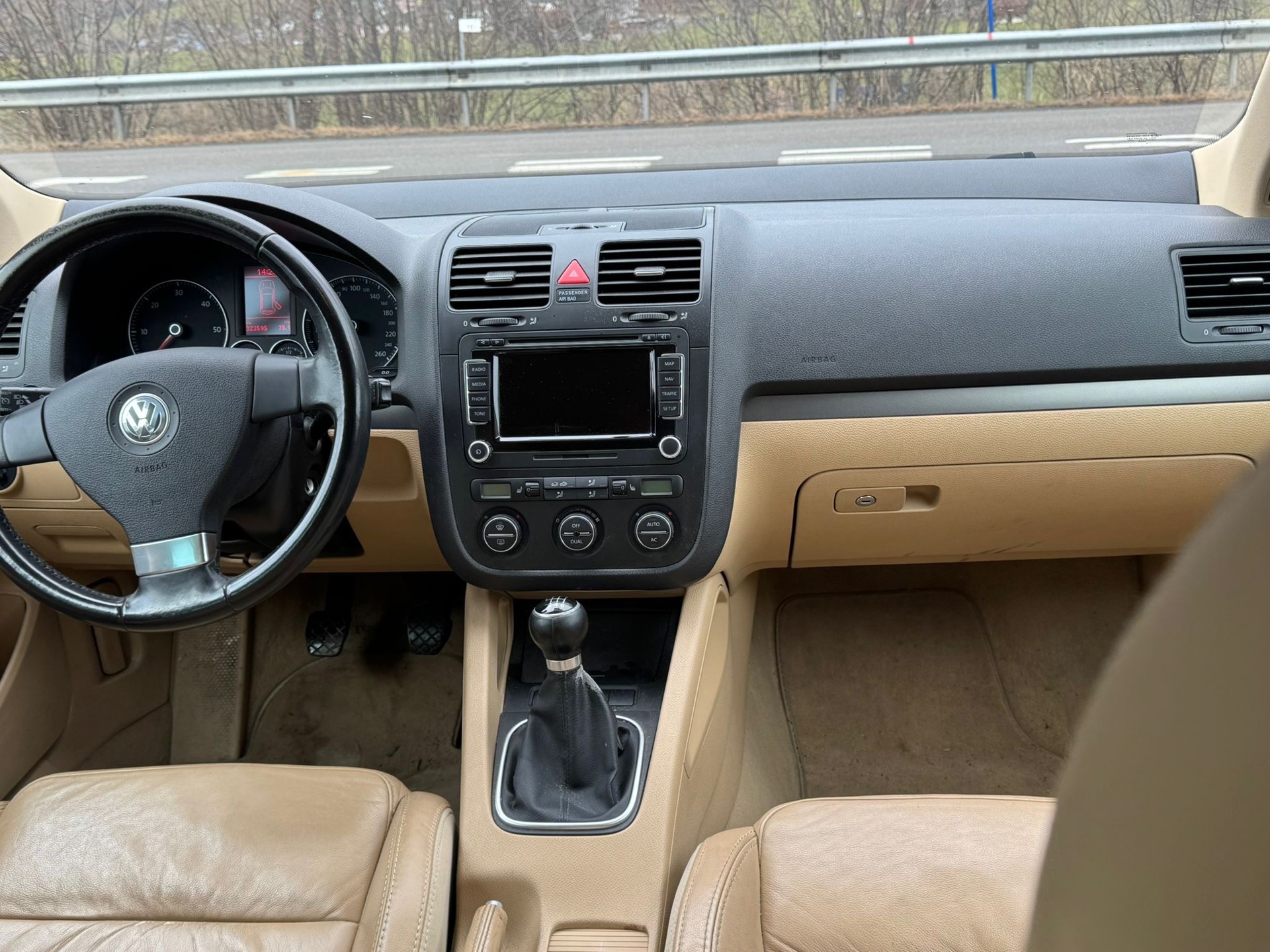 VW Golf Variant 2.0 TDI Comfortline-image-15