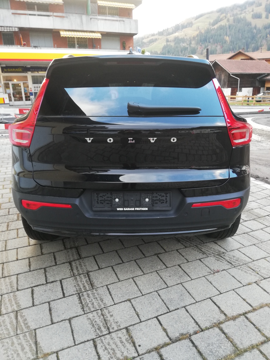 VOLVO XC40 1.5 T5 PiH Ultimate Dark-showroom-element-2