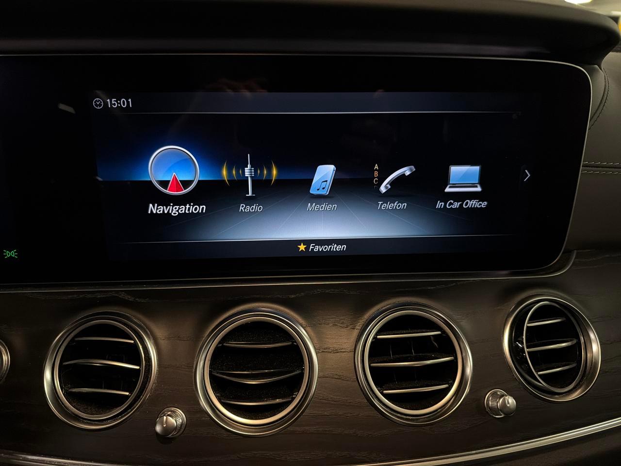 MERCEDES-BENZ E 53 AMG 4matic+ Kombi-image-21