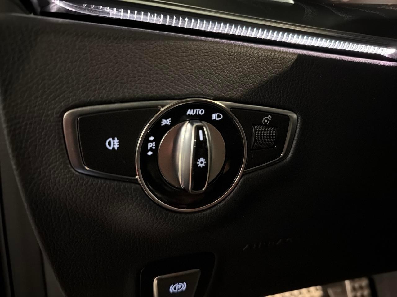 MERCEDES-BENZ E 53 AMG 4matic+ Kombi-image-16