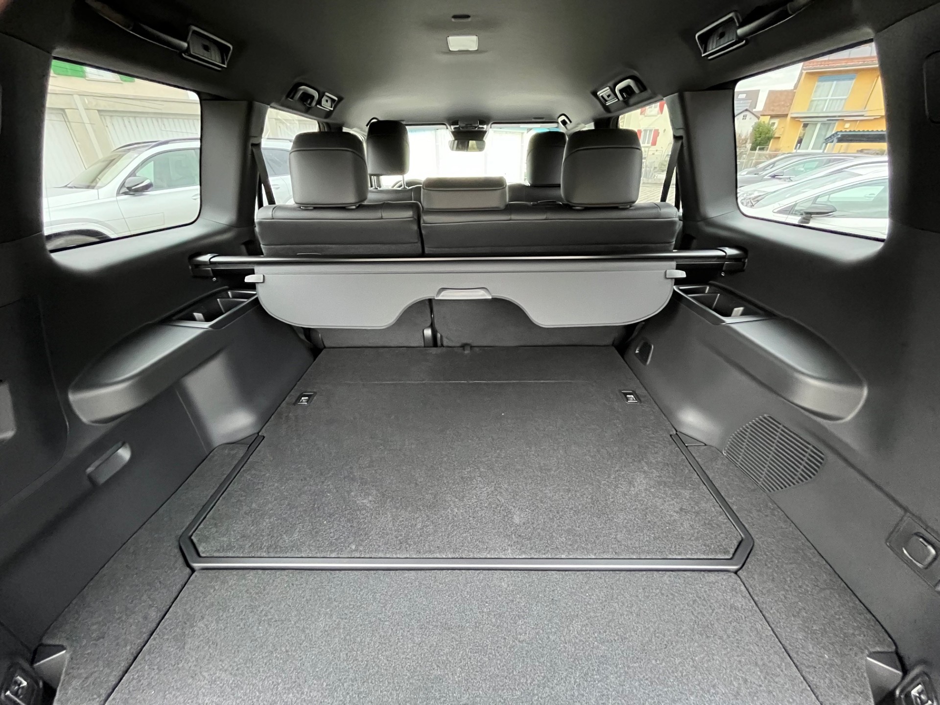 TOYOTA Land Cruiser 2.8D 48V Style-image-19