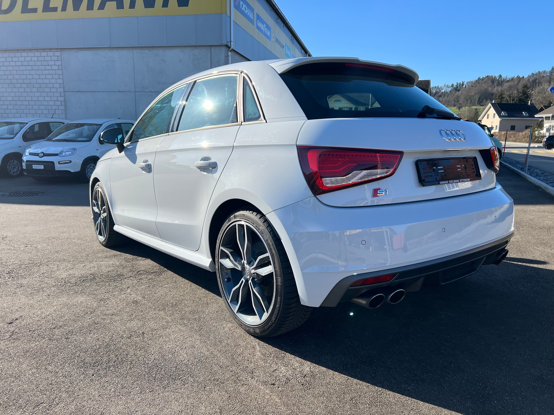 AUDI S1 Sportback 2.0 TFSI quattro-image-6