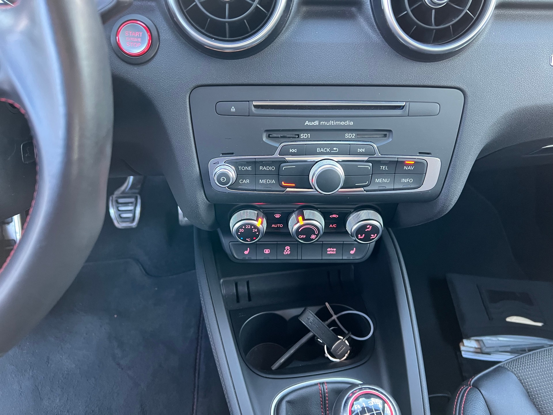 AUDI S1 Sportback 2.0 TFSI quattro-image-12