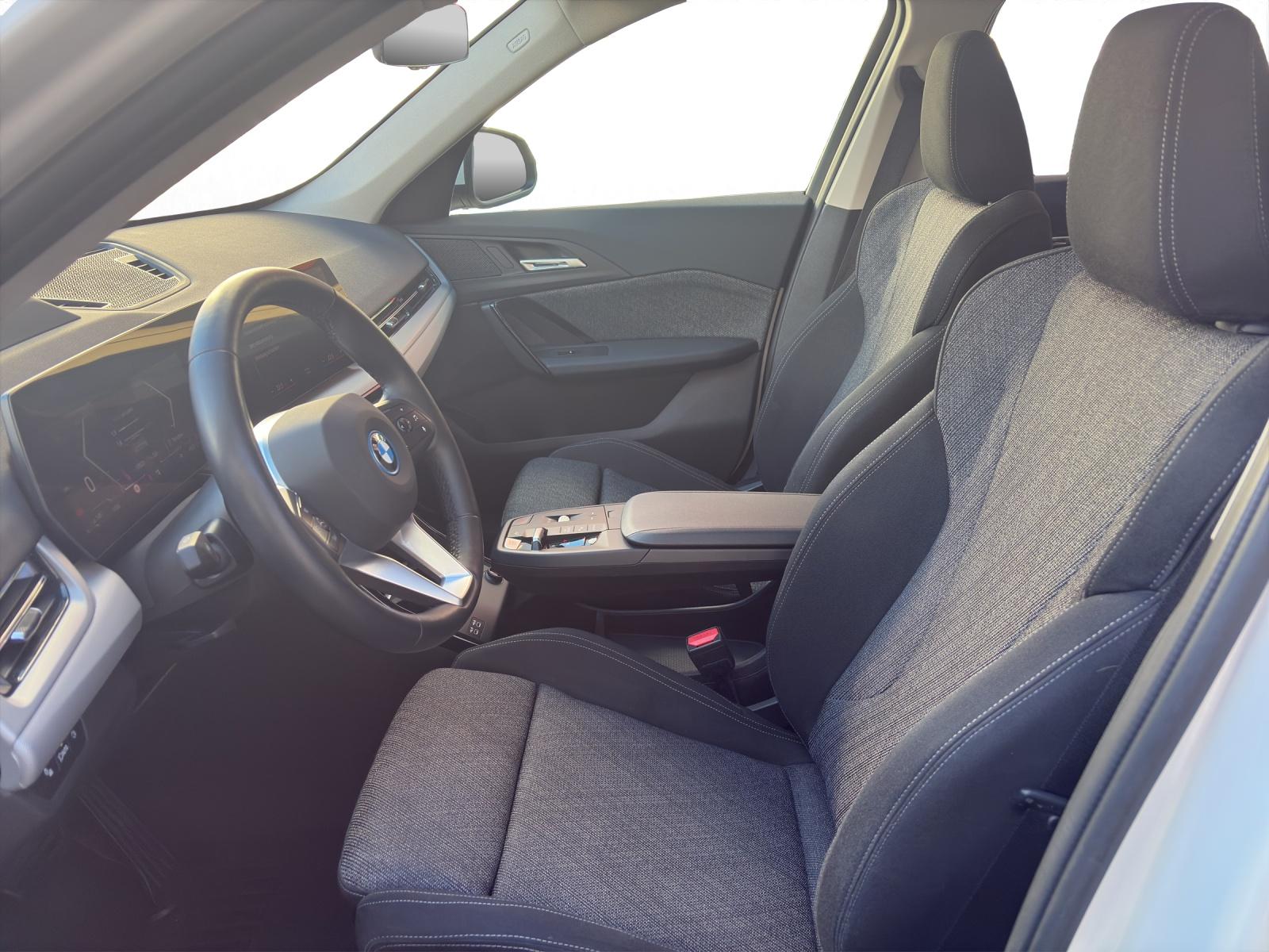 BMW X1 30e xDrive-image-10