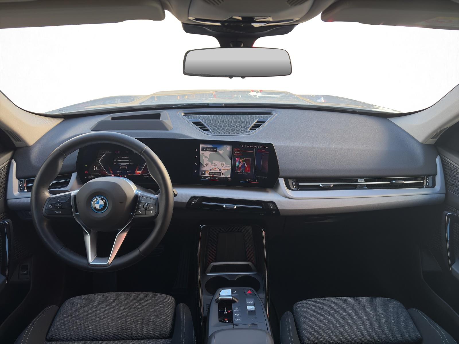 BMW X1 30e xDrive-image-13