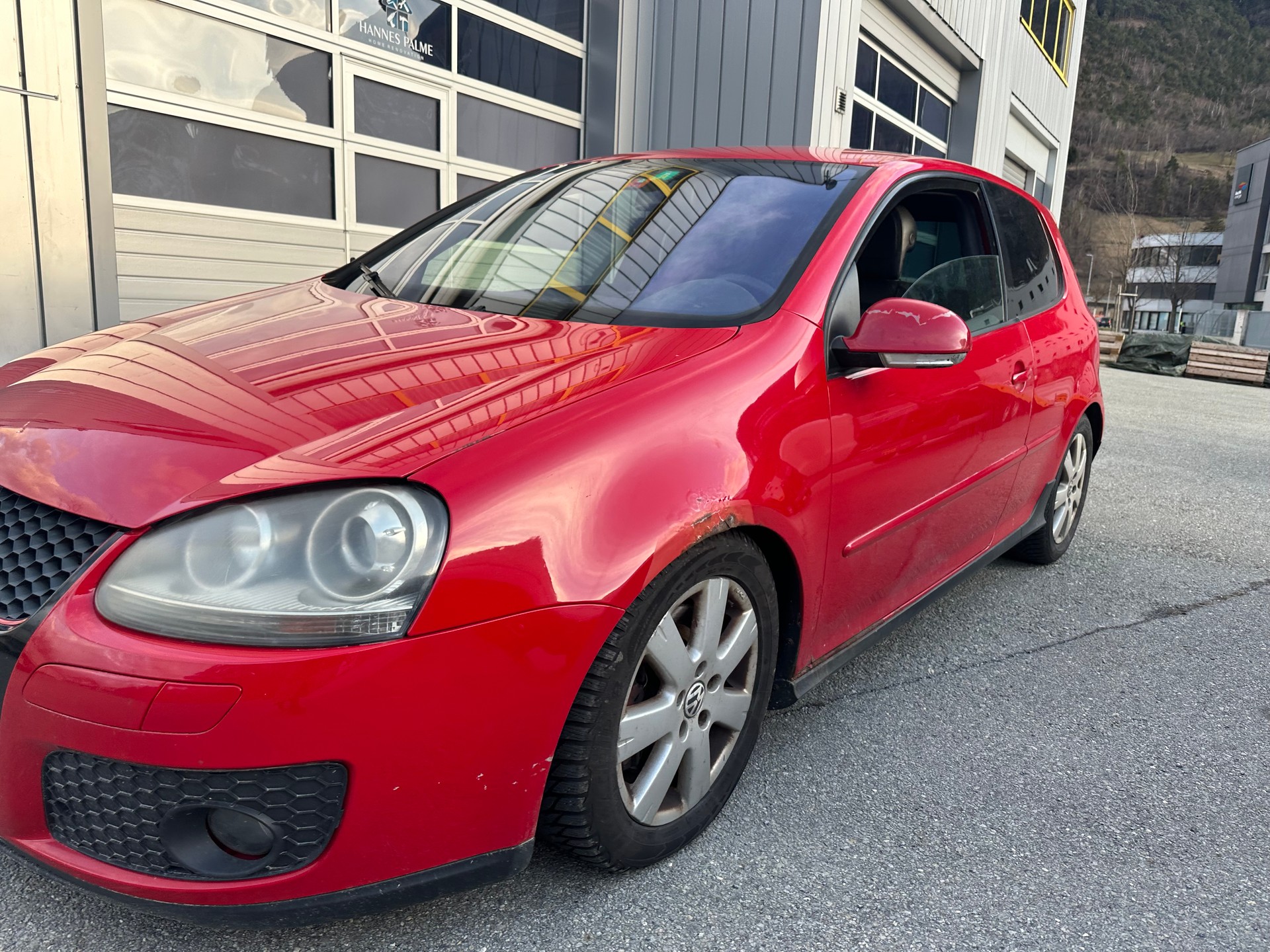 VW Golf 2.0 TFSI GTI-image-1