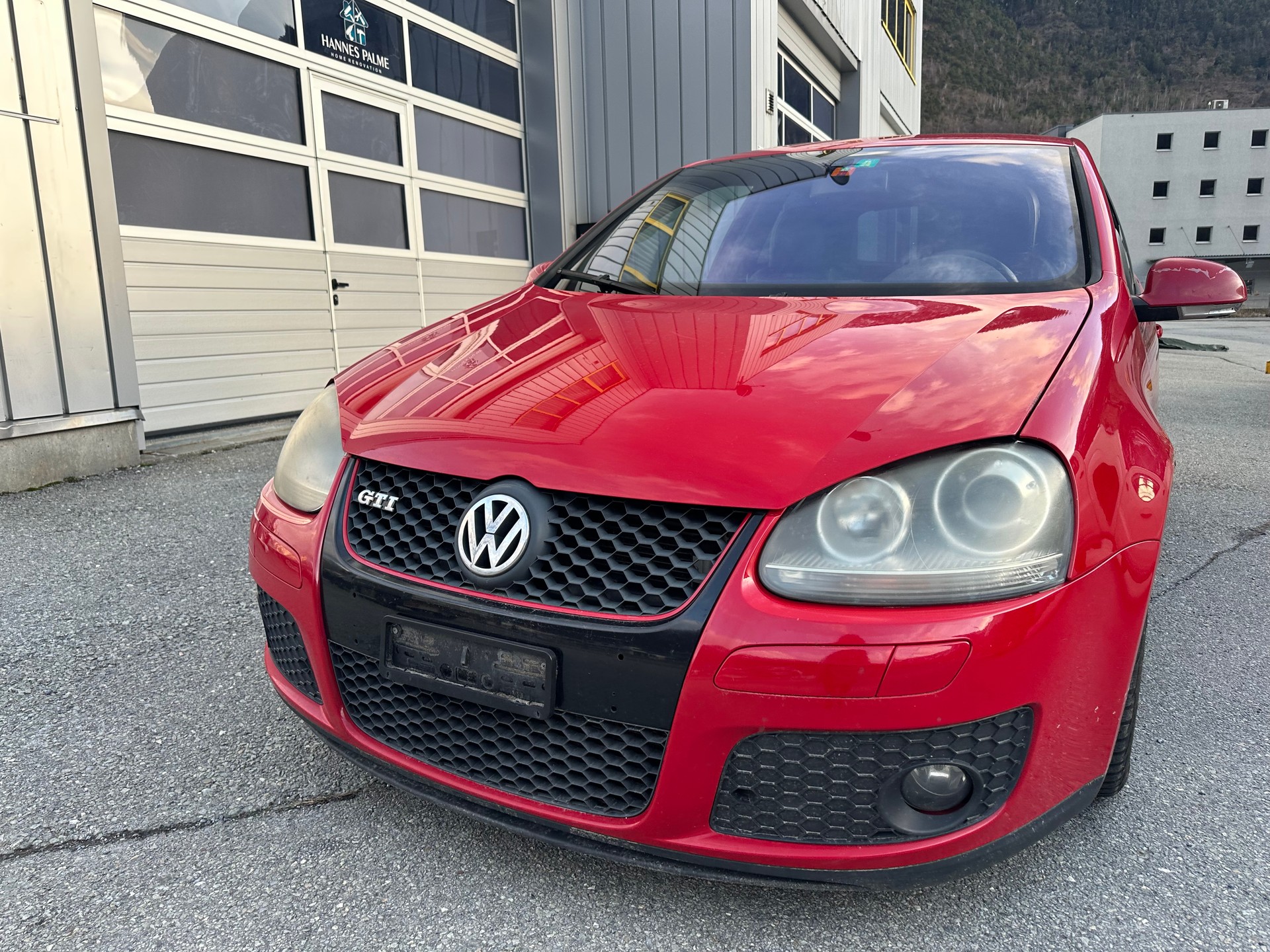 VW Golf 2.0 TFSI GTI-image-0