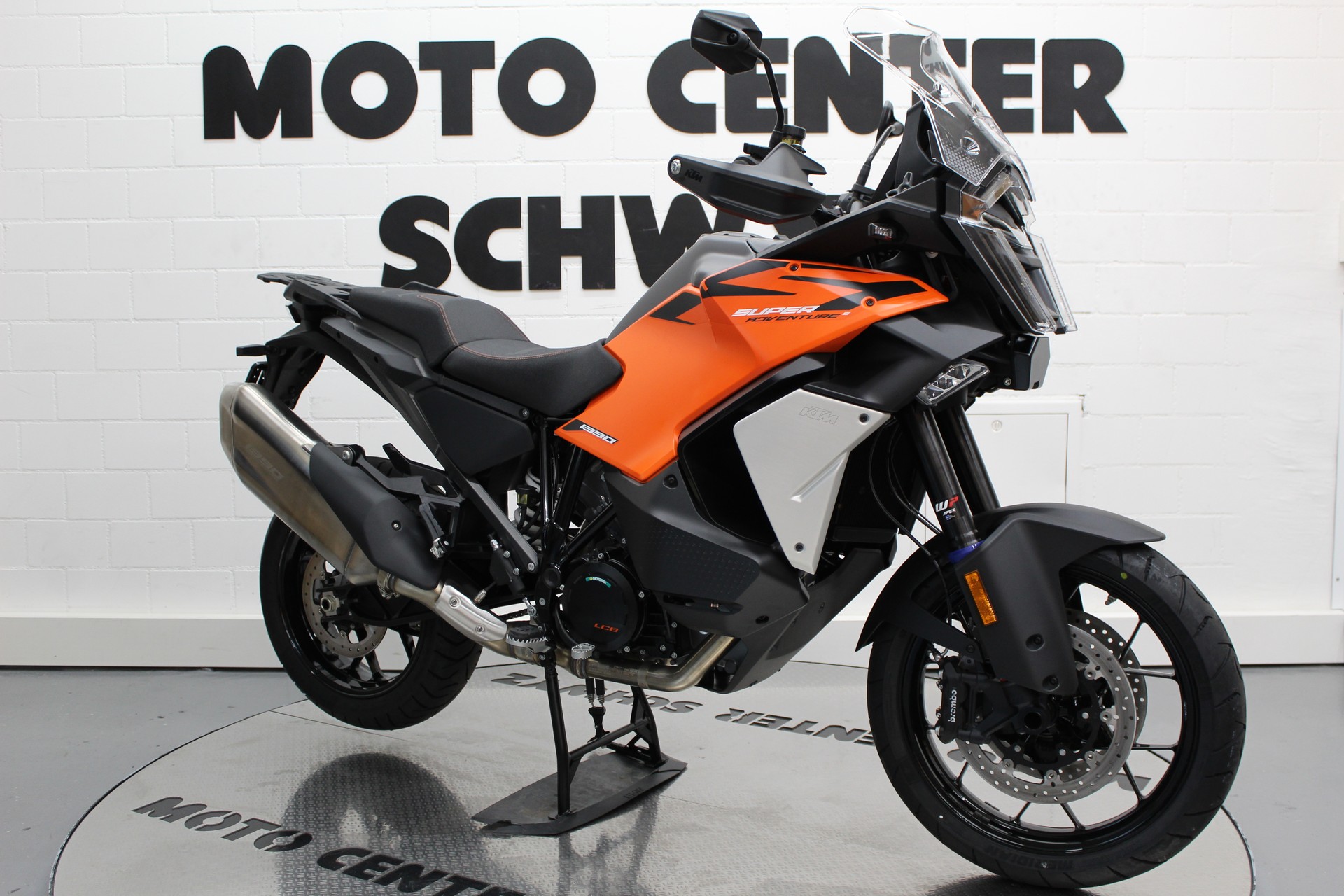 KTM 1390 Super Adventure S EVO-showroom-element-1