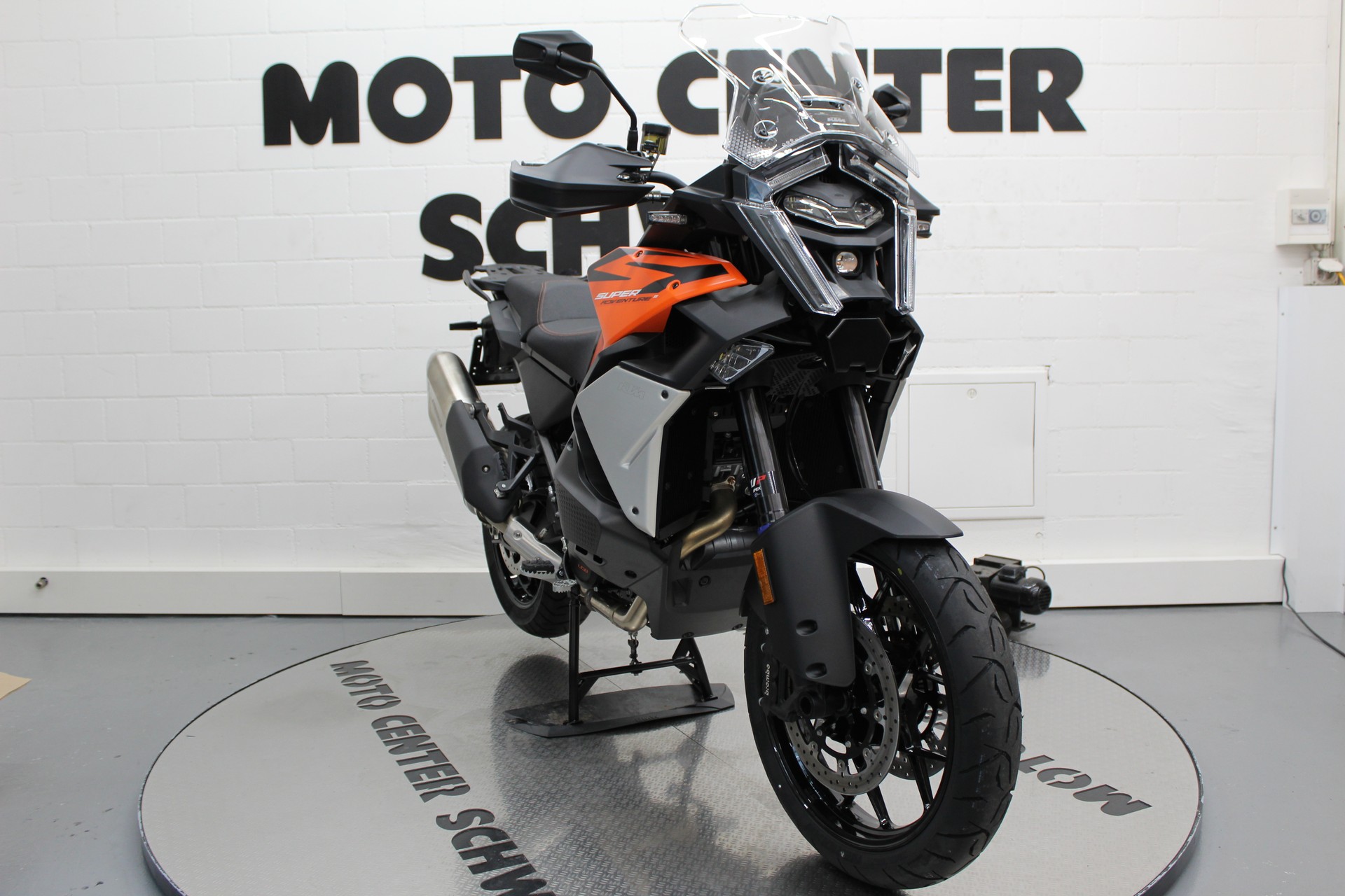KTM 1390 Super Adventure S EVO-showroom-element-2