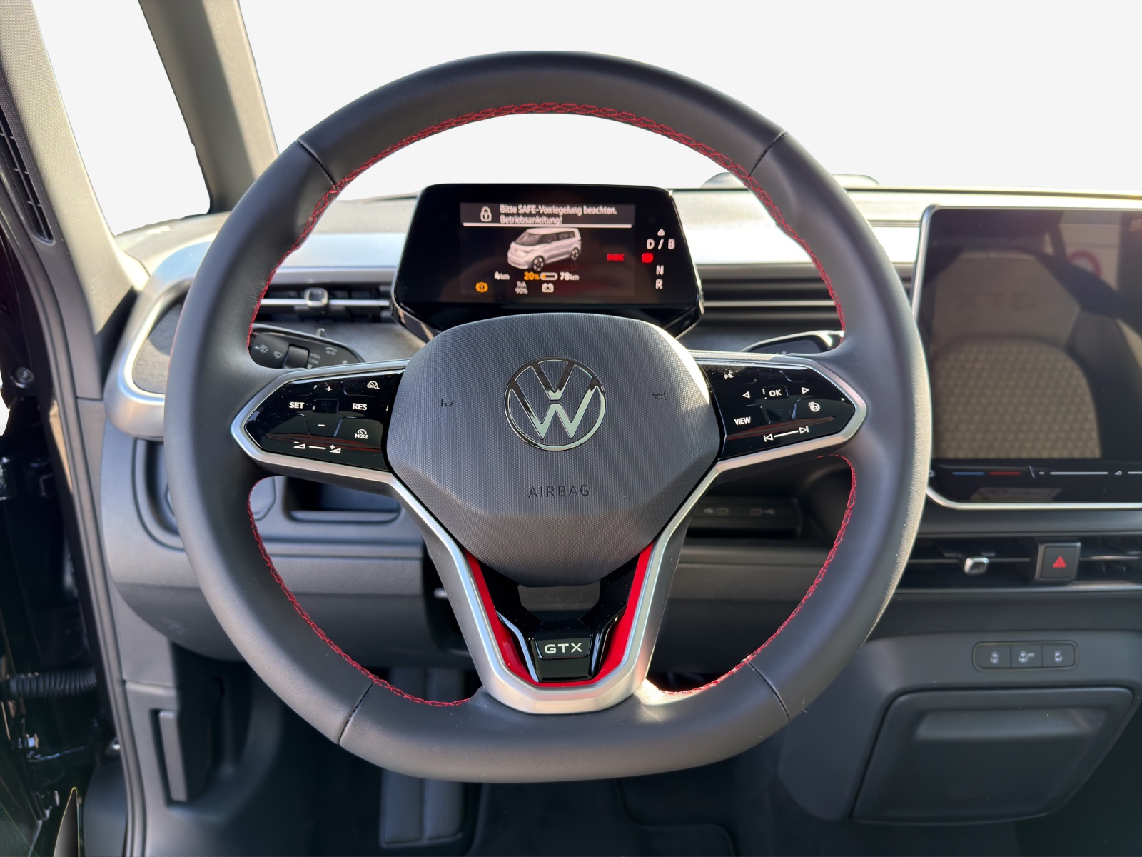 VW ID.Buzz LWB GTX 4 Motion-image-9