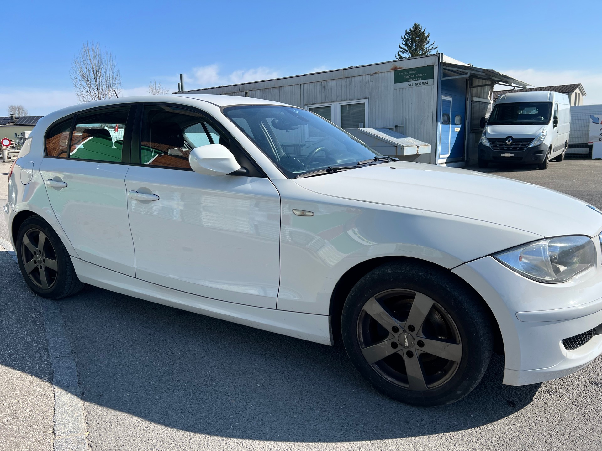 BMW 116i Dynamic Edition-image-5