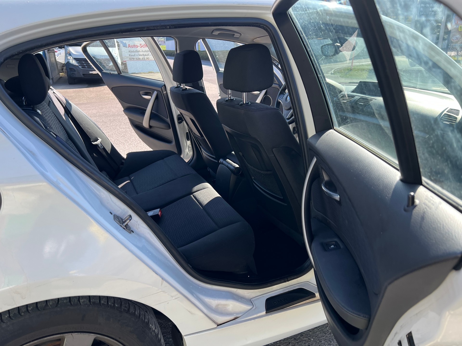 BMW 116i Dynamic Edition-image-11